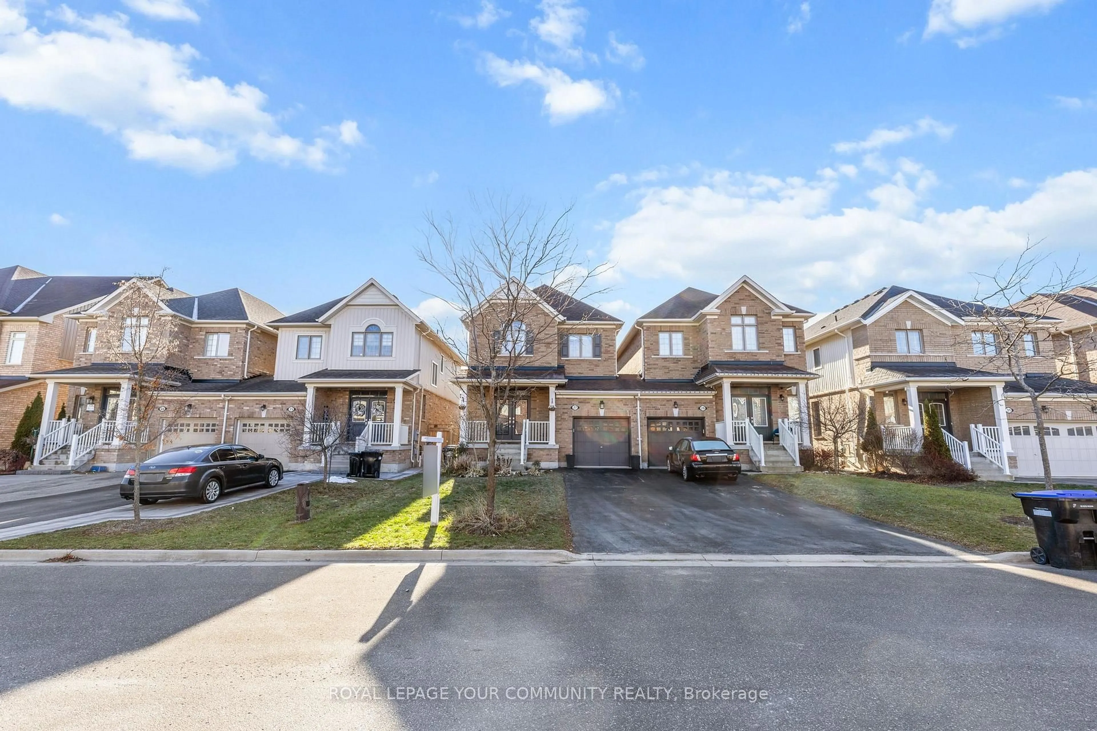 A pic from outside/outdoor area/front of a property/back of a property/a pic from drone, street for 27 McCabe Lane, New Tecumseth Ontario L0G 1W0