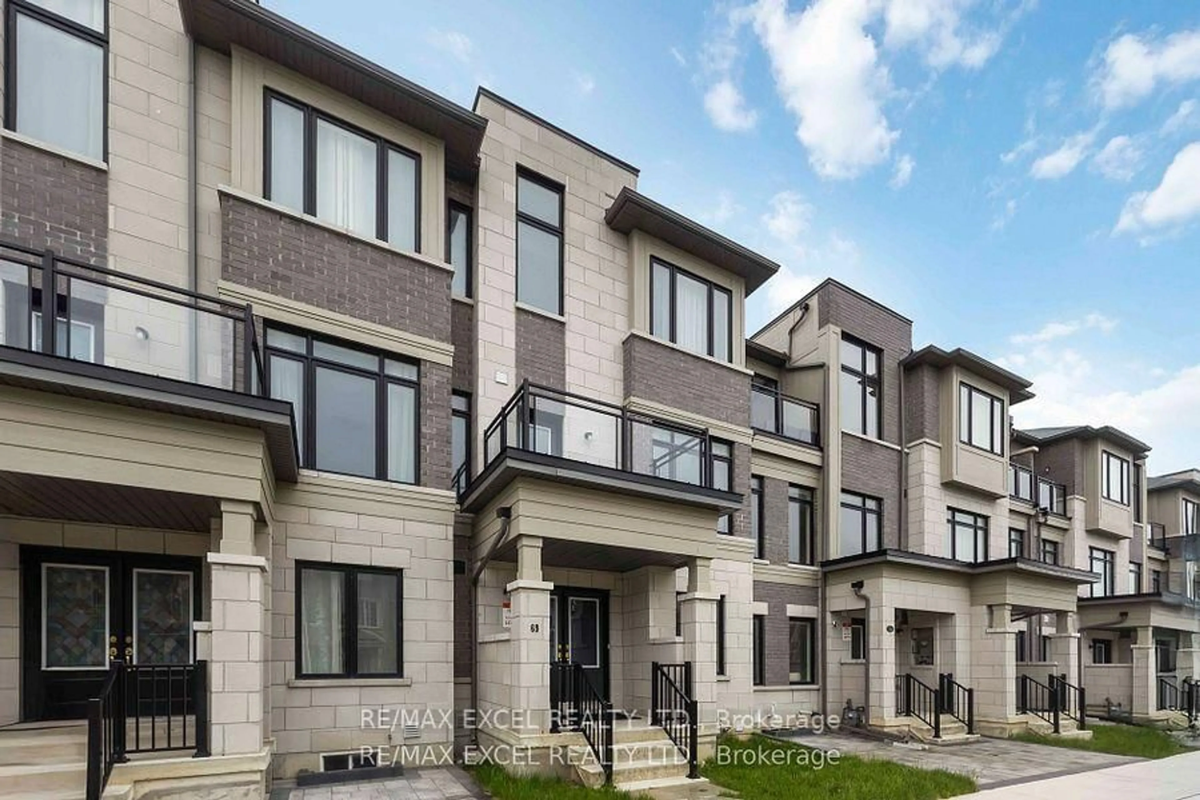 Home with brick exterior material, street for 69 William F Bell Pkwy, Richmond Hill Ontario L4S 0K1