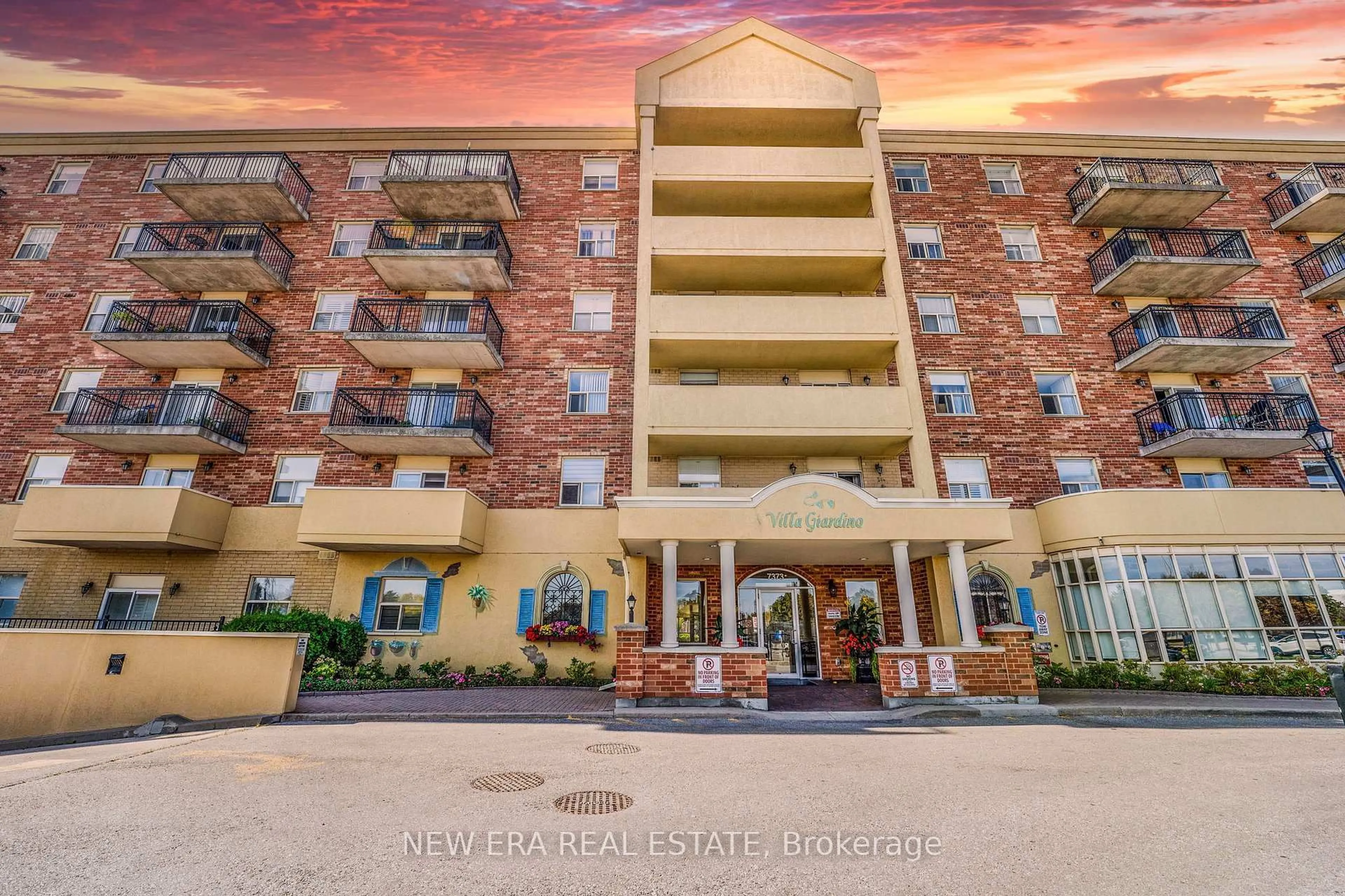 Indoor foyer for 7373 Martin Grove Rd #522, Vaughan Ontario L4L 9K1