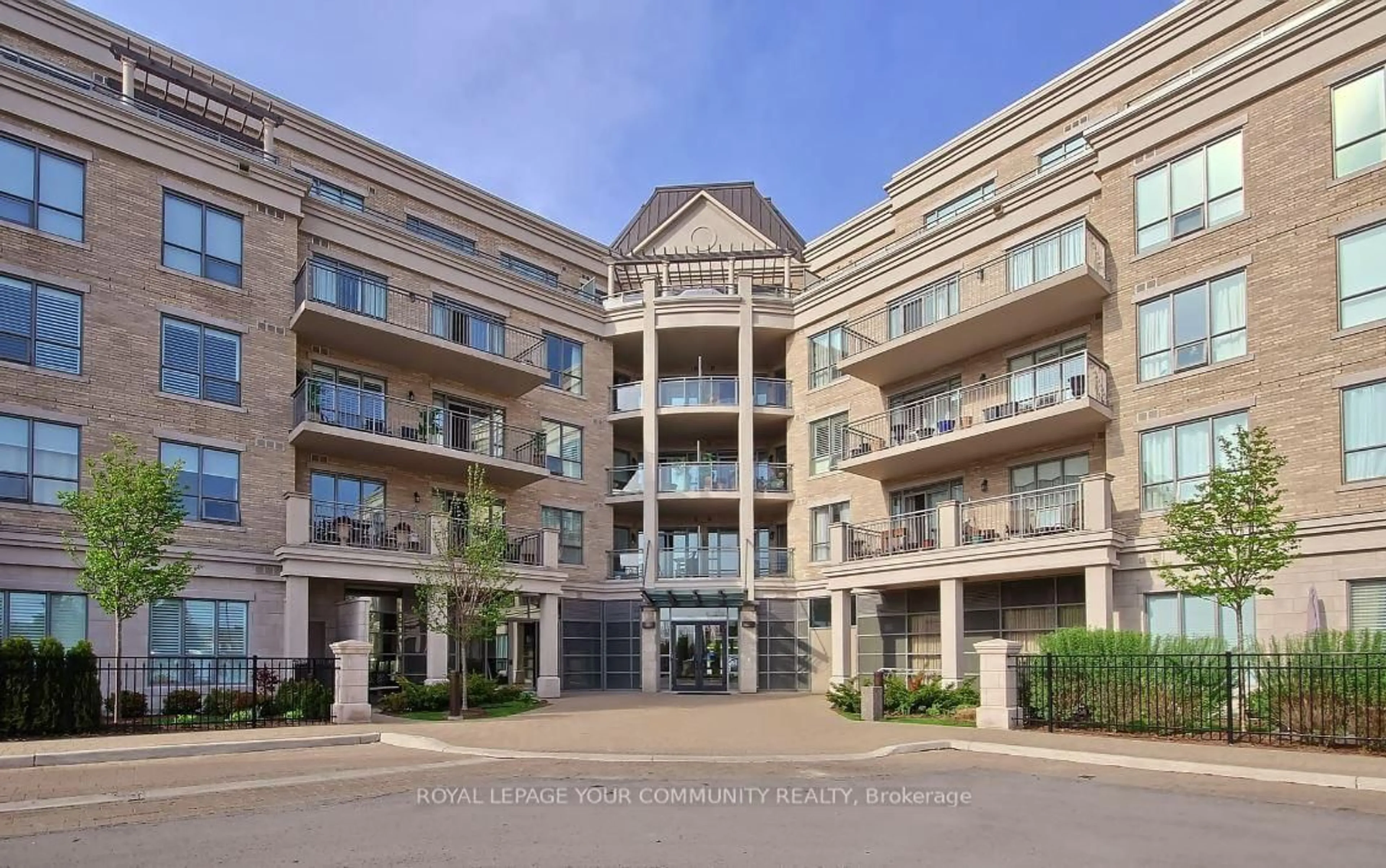 Indoor foyer for 180 John West Way #403, Aurora Ontario L4G 0R3
