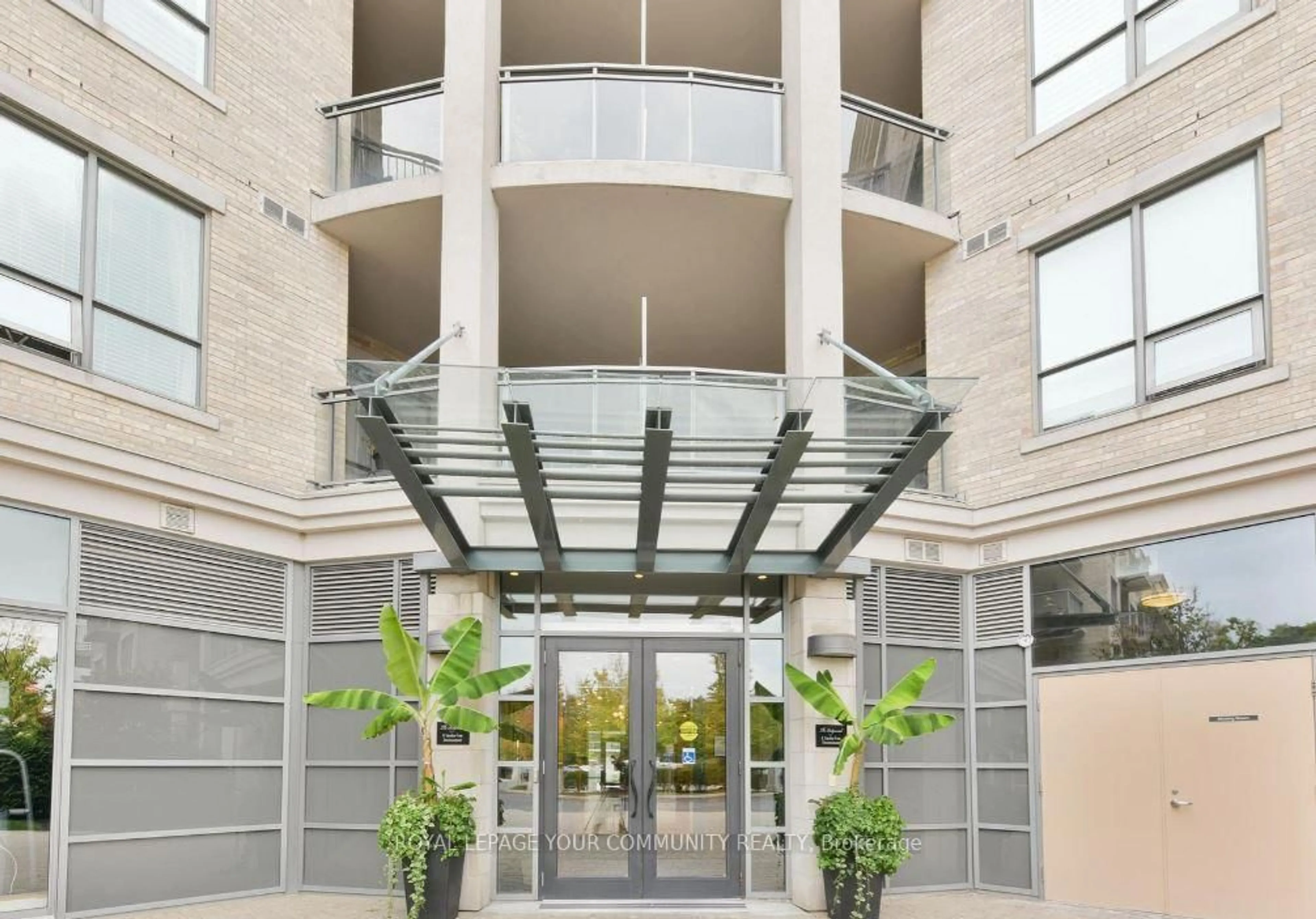 Indoor foyer for 180 John West Way #403, Aurora Ontario L4G 0R3