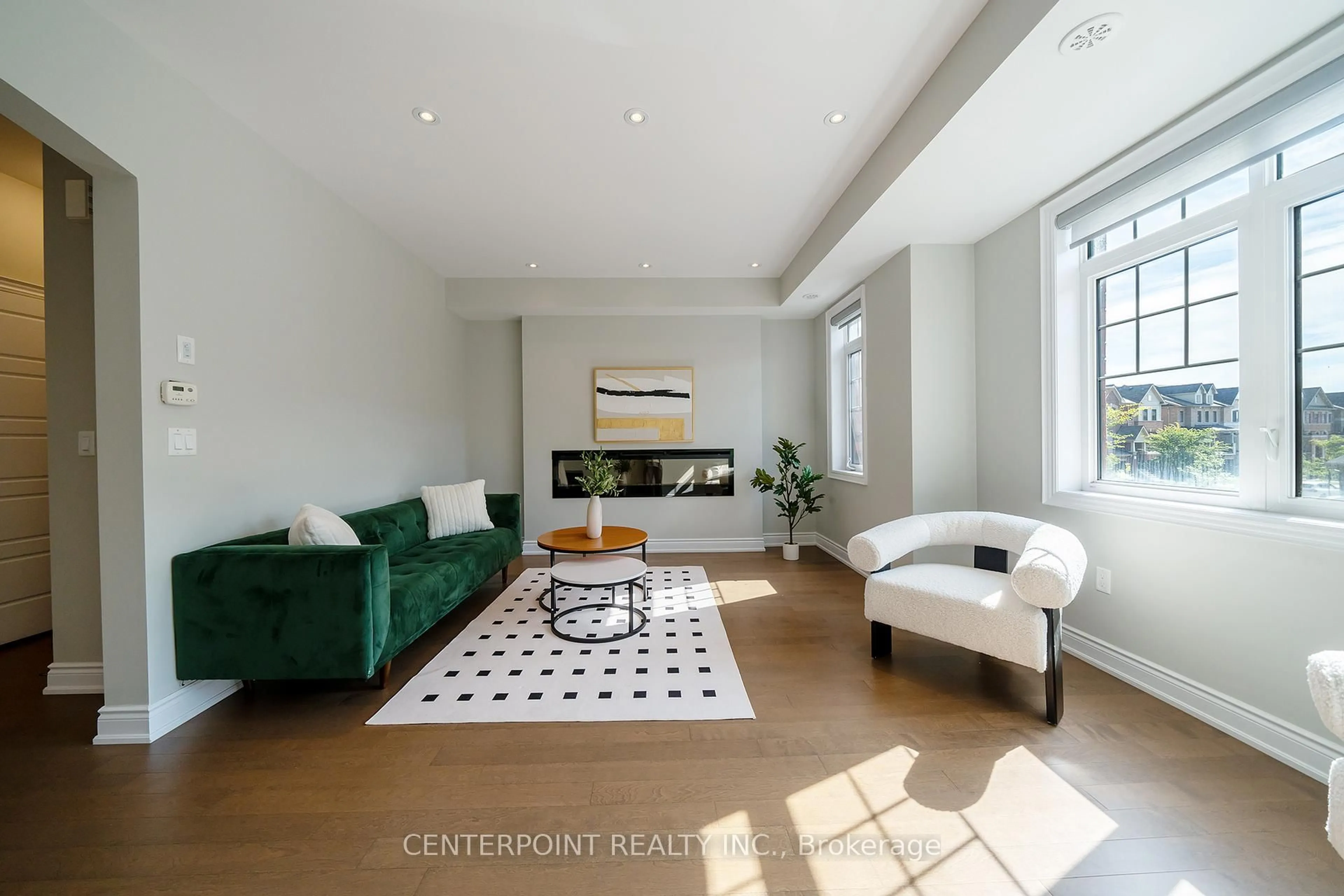 Living room with furniture, unknown for 61 Isabella Peach Dr, Markham Ontario L6C 0Y9