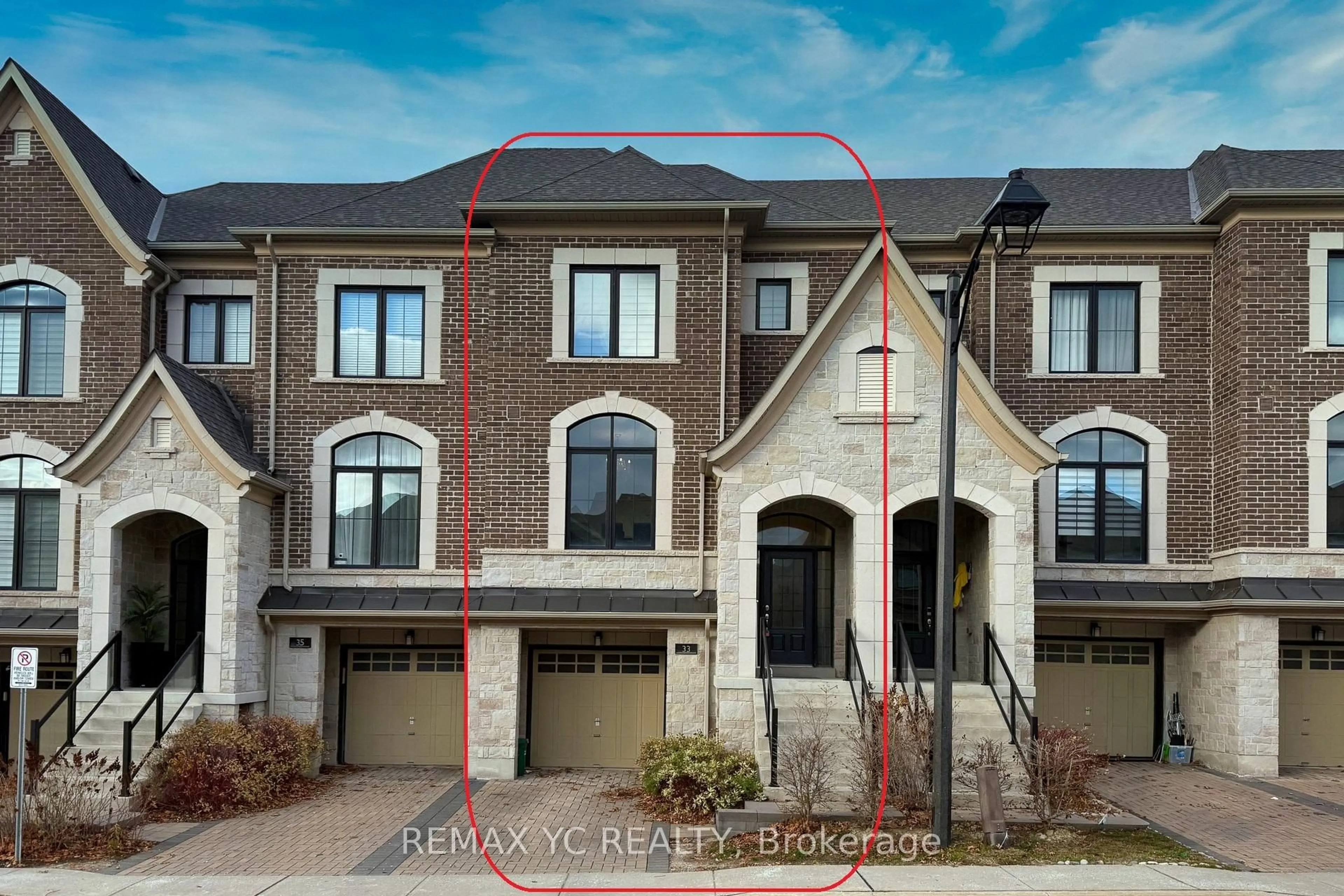 Home with brick exterior material, street for 33 Duncombe Lane, Richmond Hill Ontario L4C 1C2