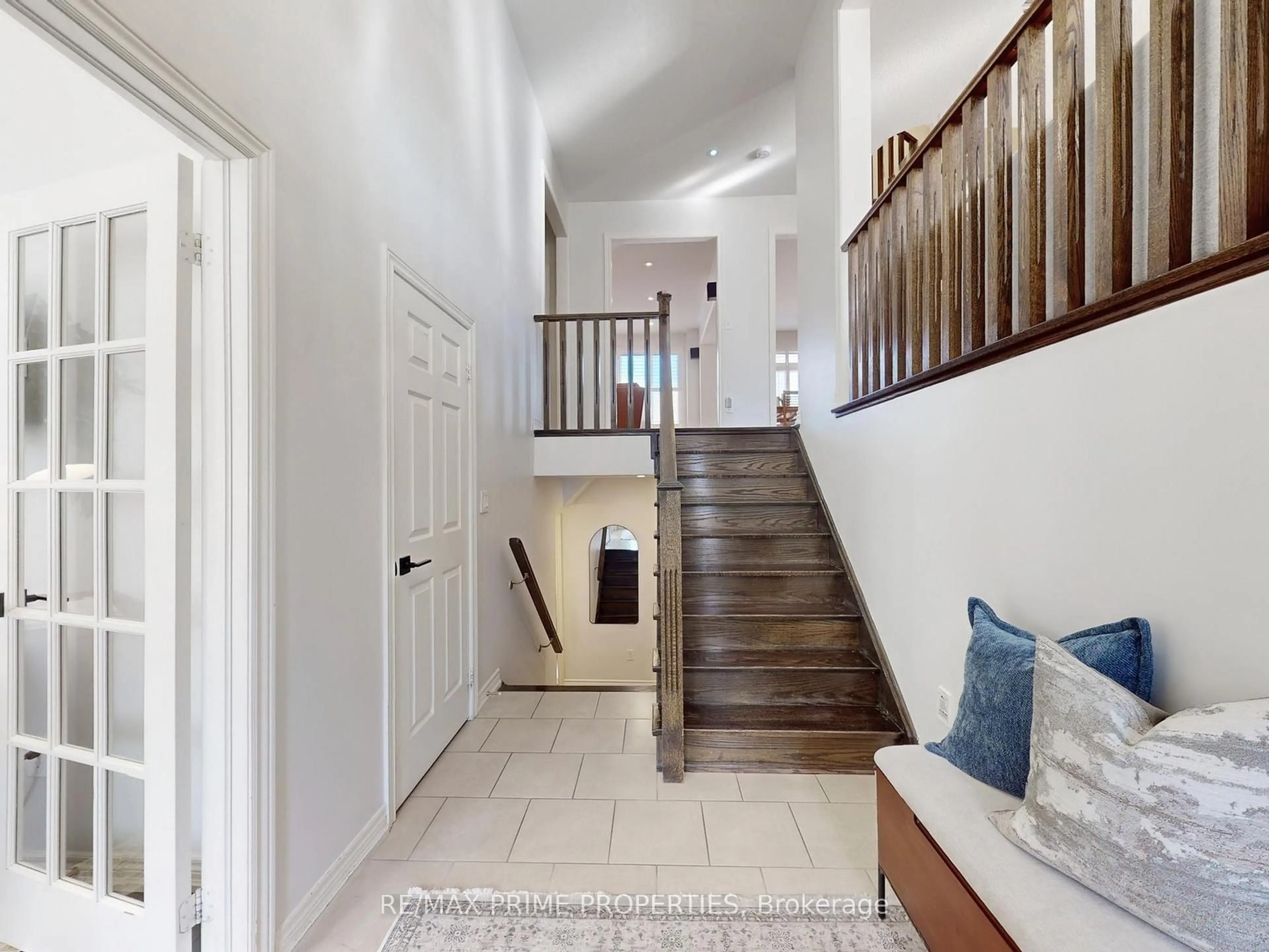 Indoor entryway for 71 Everett St, Markham Ontario L6E 0L3