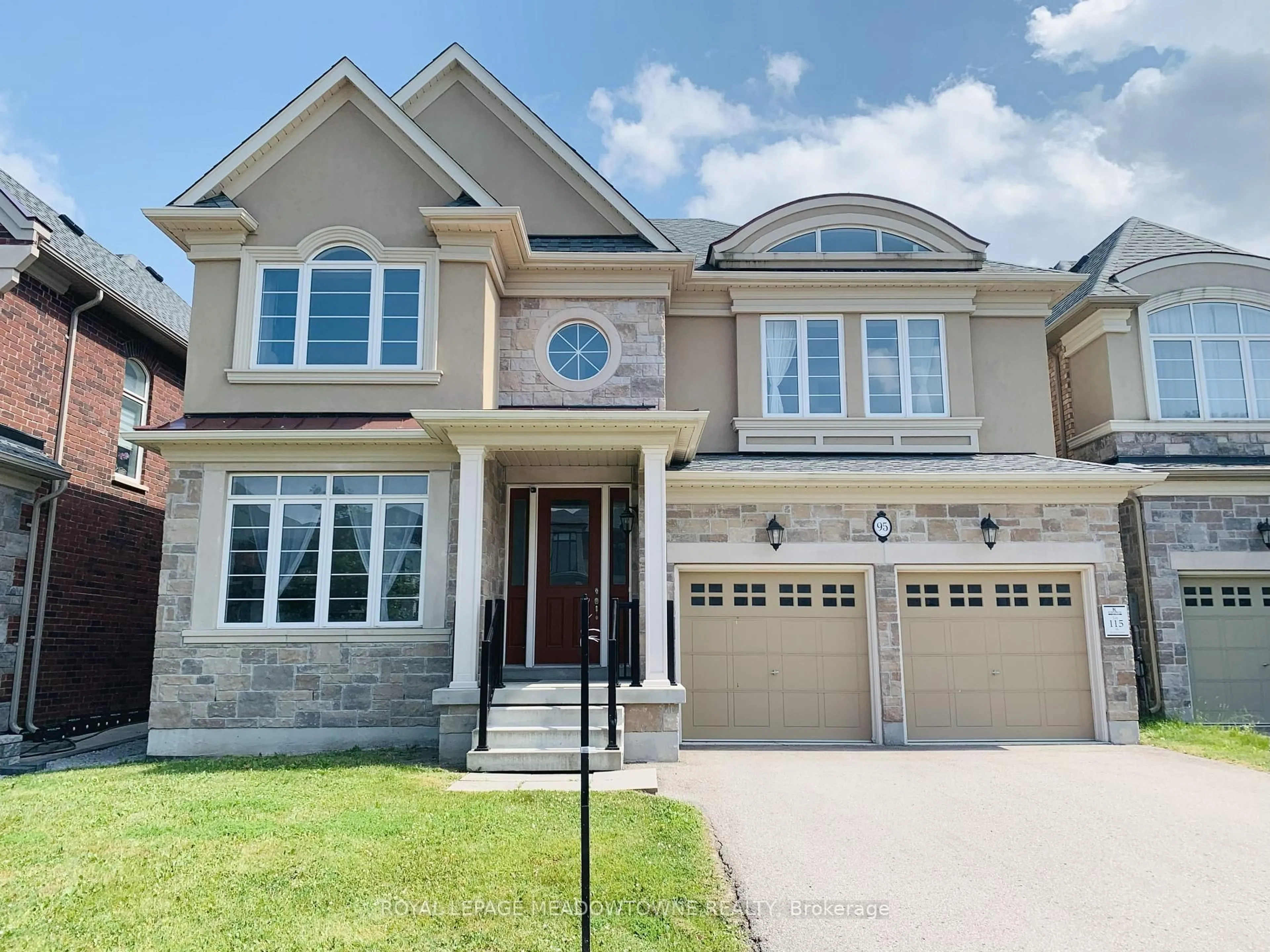 Home with brick exterior material, street for 95 Beckett Ave, East Gwillimbury Ontario L9N 0S6