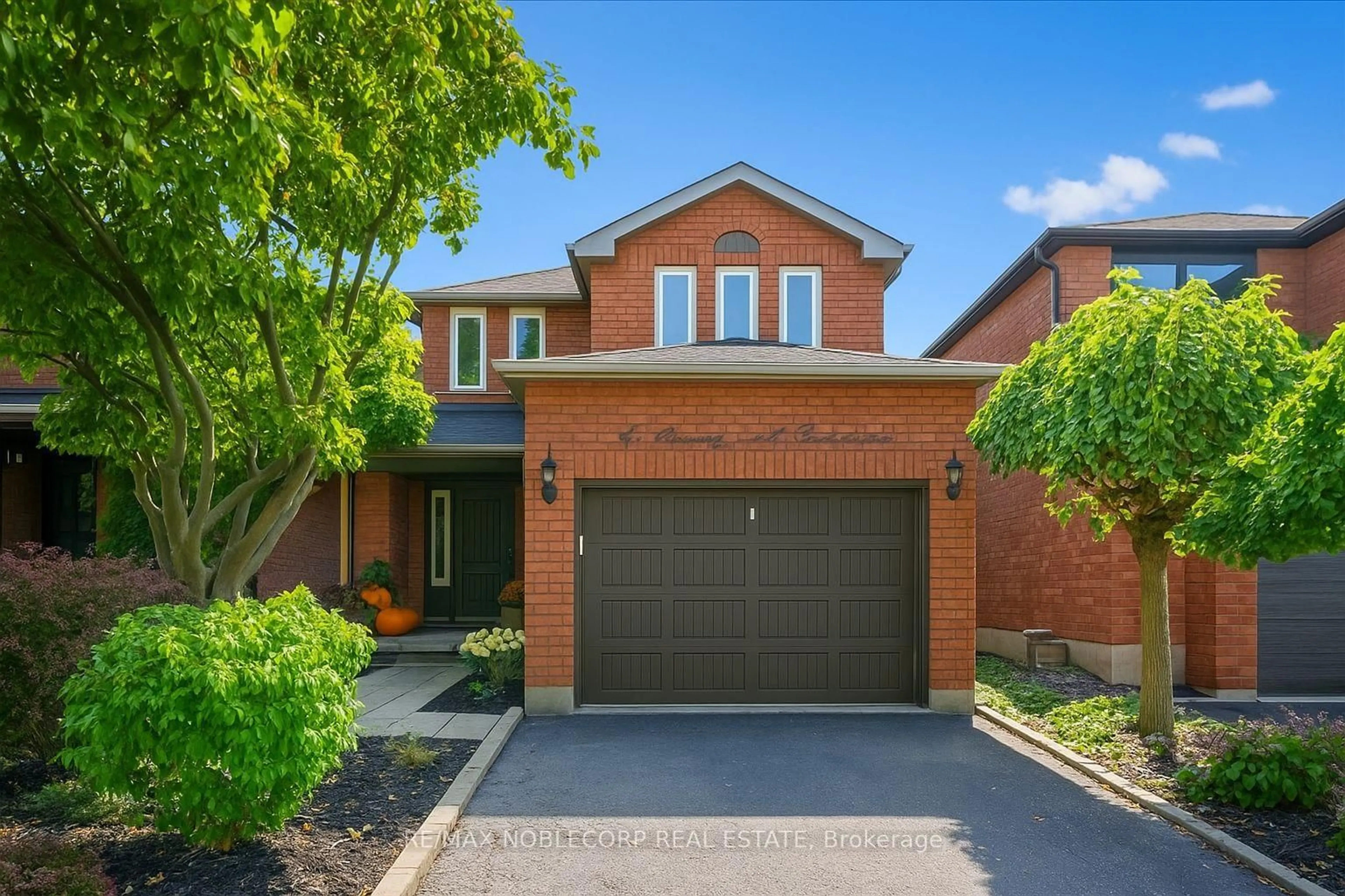 Home with brick exterior material, street for 31 Mountfield Cres, Vaughan Ontario L4J 7E9