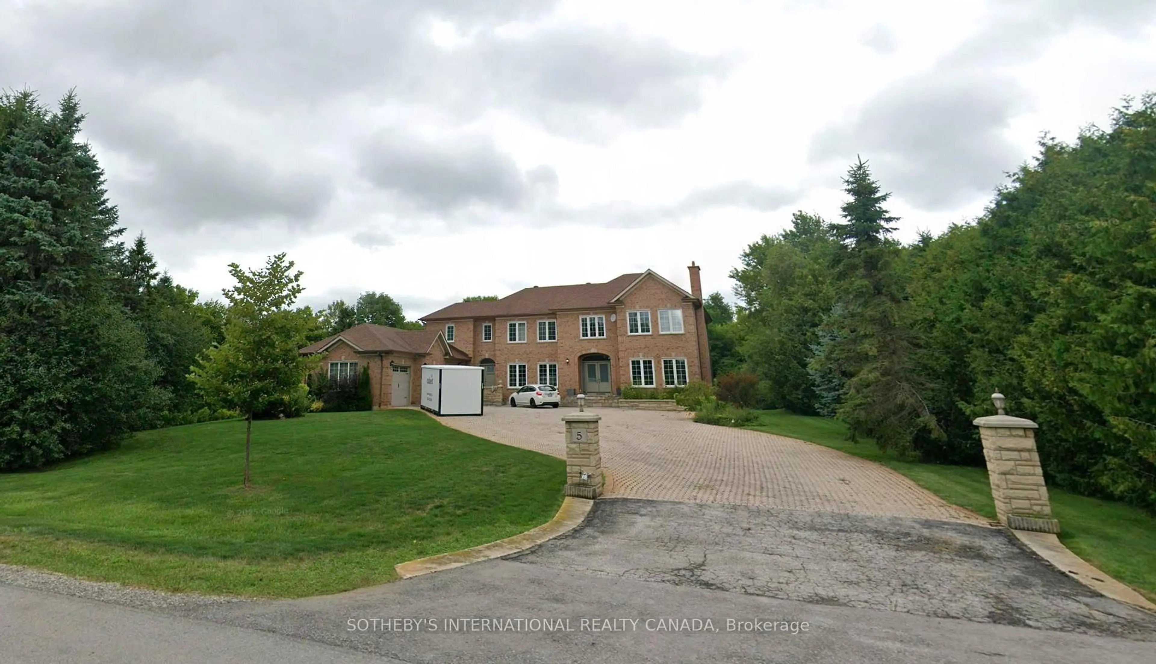 A pic from outside/outdoor area/front of a property/back of a property/a pic from drone, street for 5 SHERRICK Dr, Whitchurch-Stouffville Ontario L4A 2E9