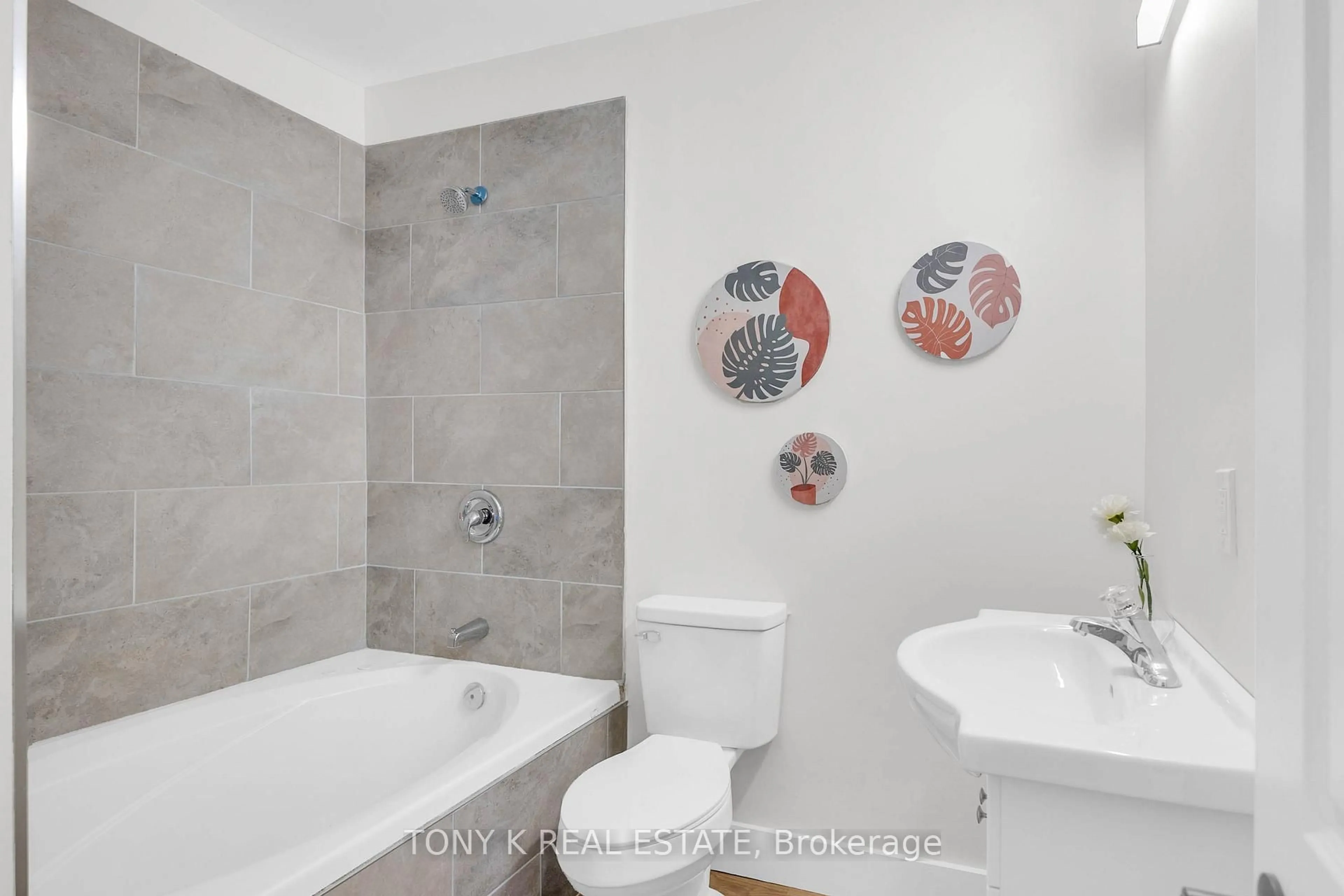 Standard bathroom, ceramic/tile floor for 369 Mara Rd, Brock Ontario L0K 1A0