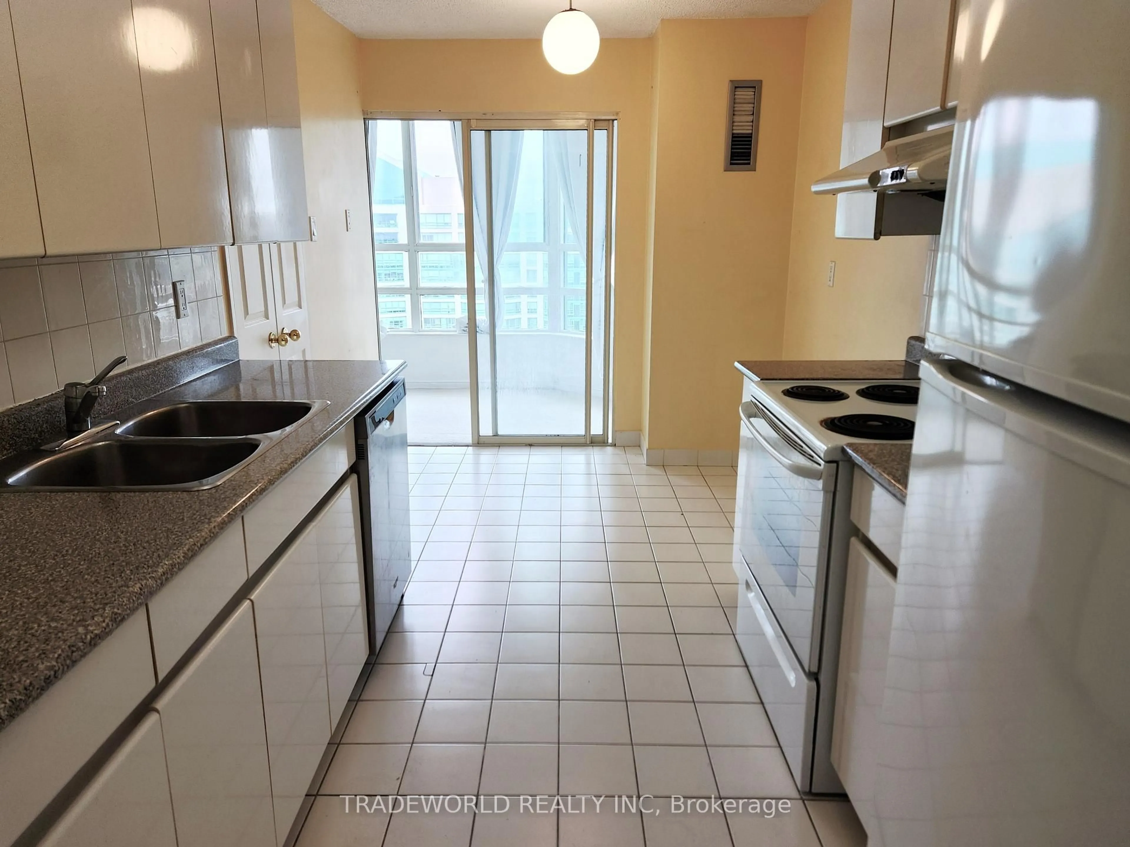 Standard kitchen, unknown for 7805 Bayview Ave #1309, Markham Ontario L3T 7N1
