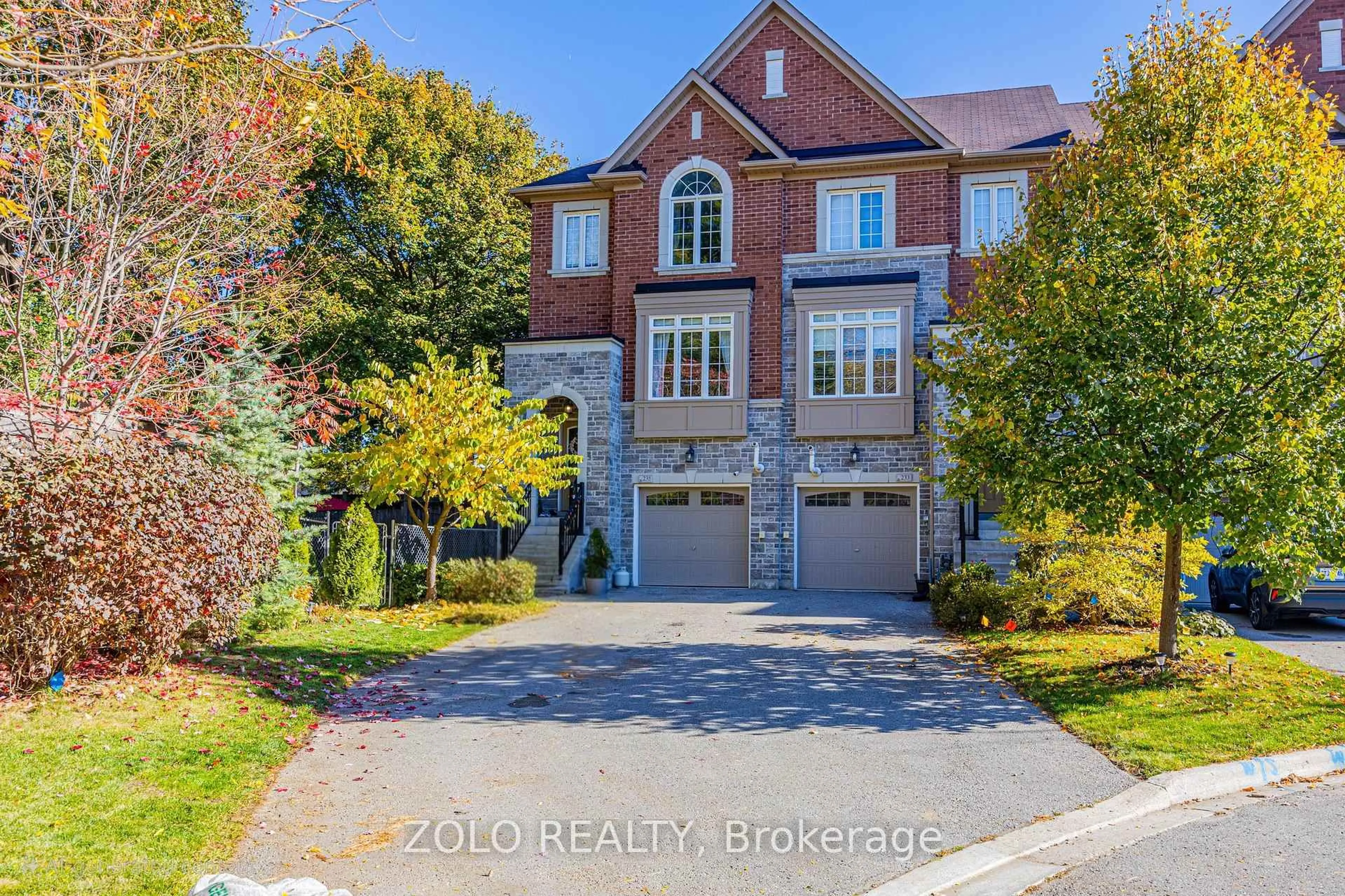 Home with brick exterior material, street for 235 Appleton Crt, Newmarket Ontario L3Y 1J2
