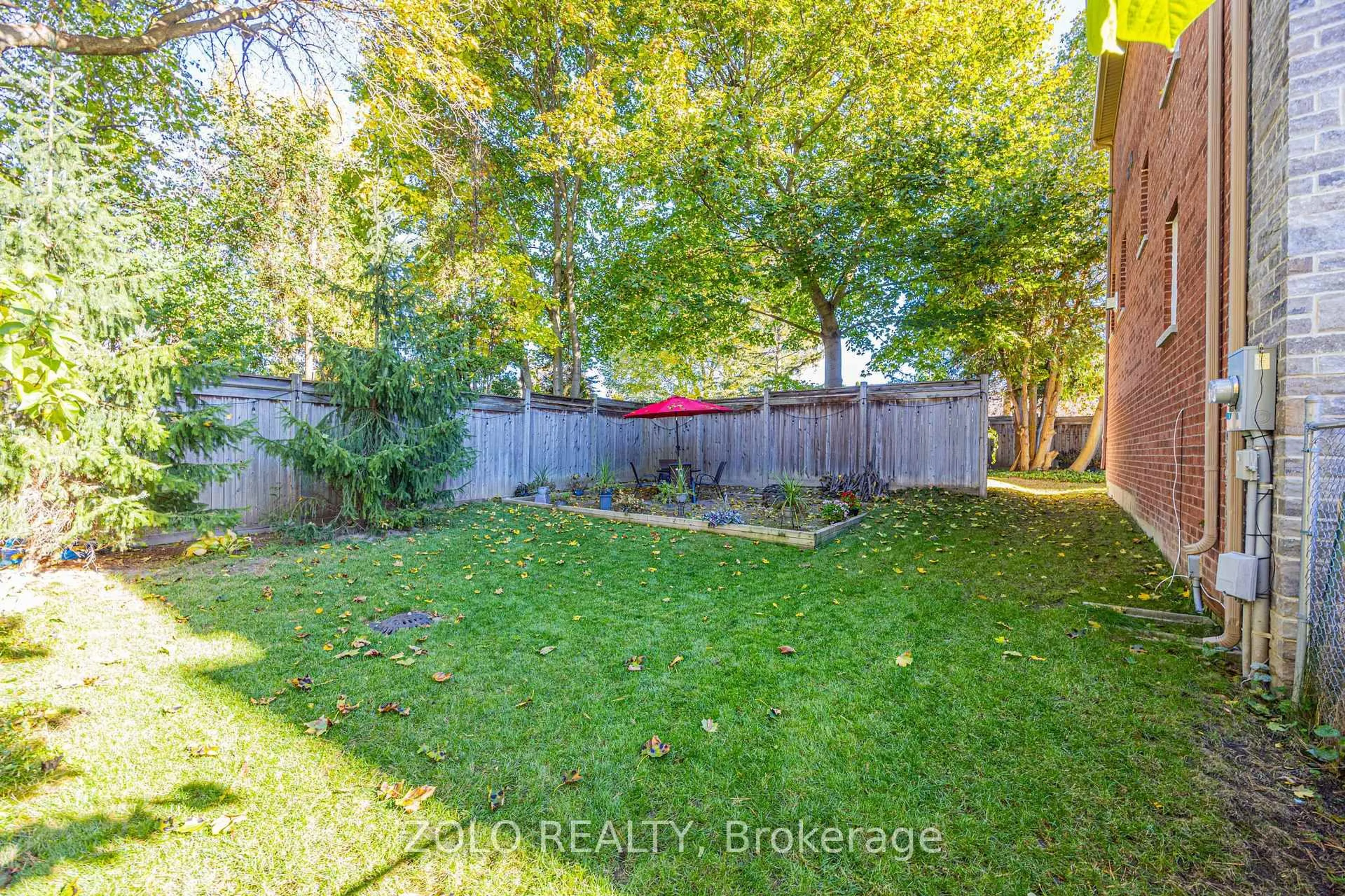 Patio, unknown for 235 Appleton Crt, Newmarket Ontario L3Y 1J2