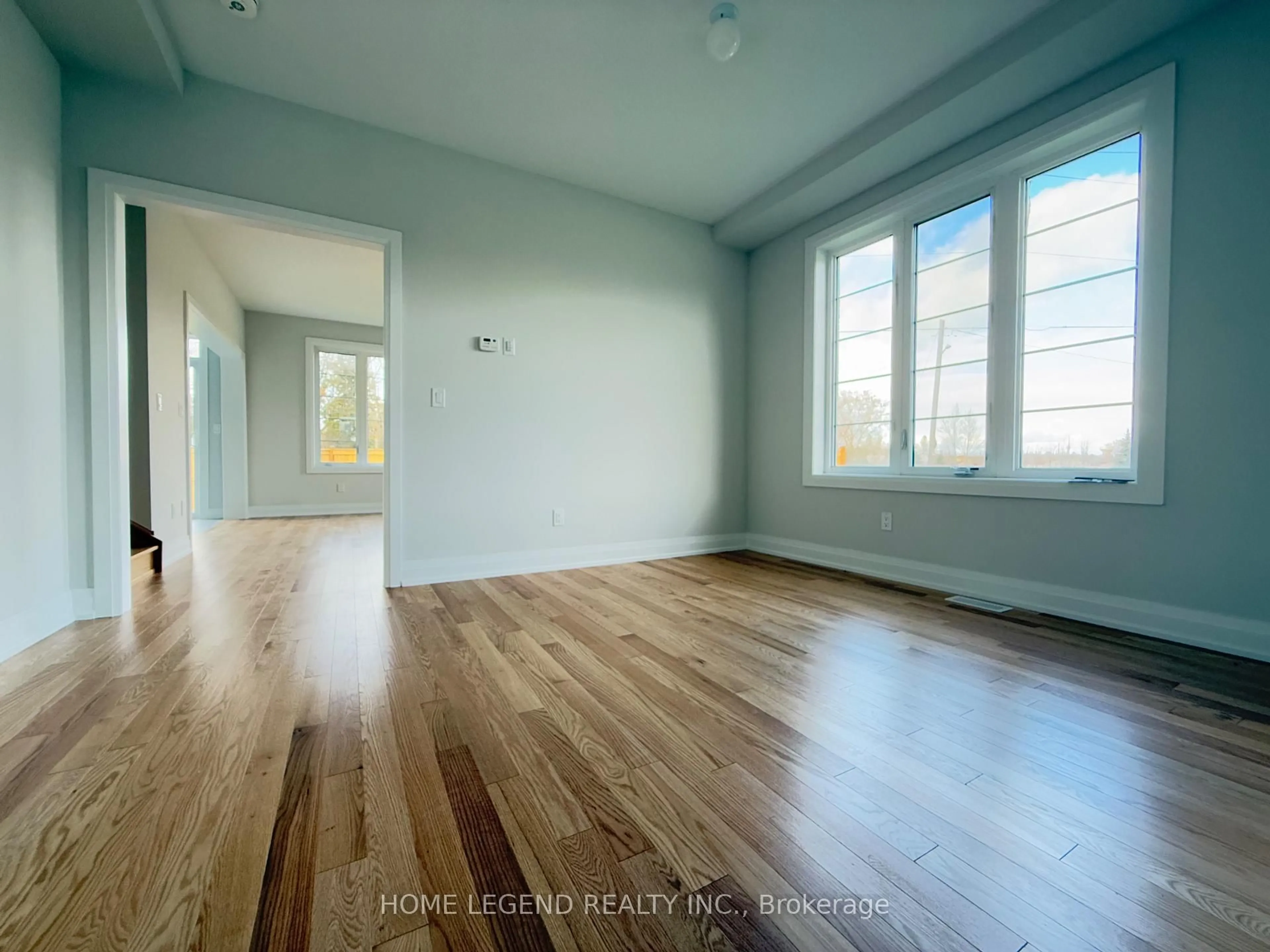 A pic of a room for 2 Rail Trail Crt, Georgina Ontario L0E 1R0