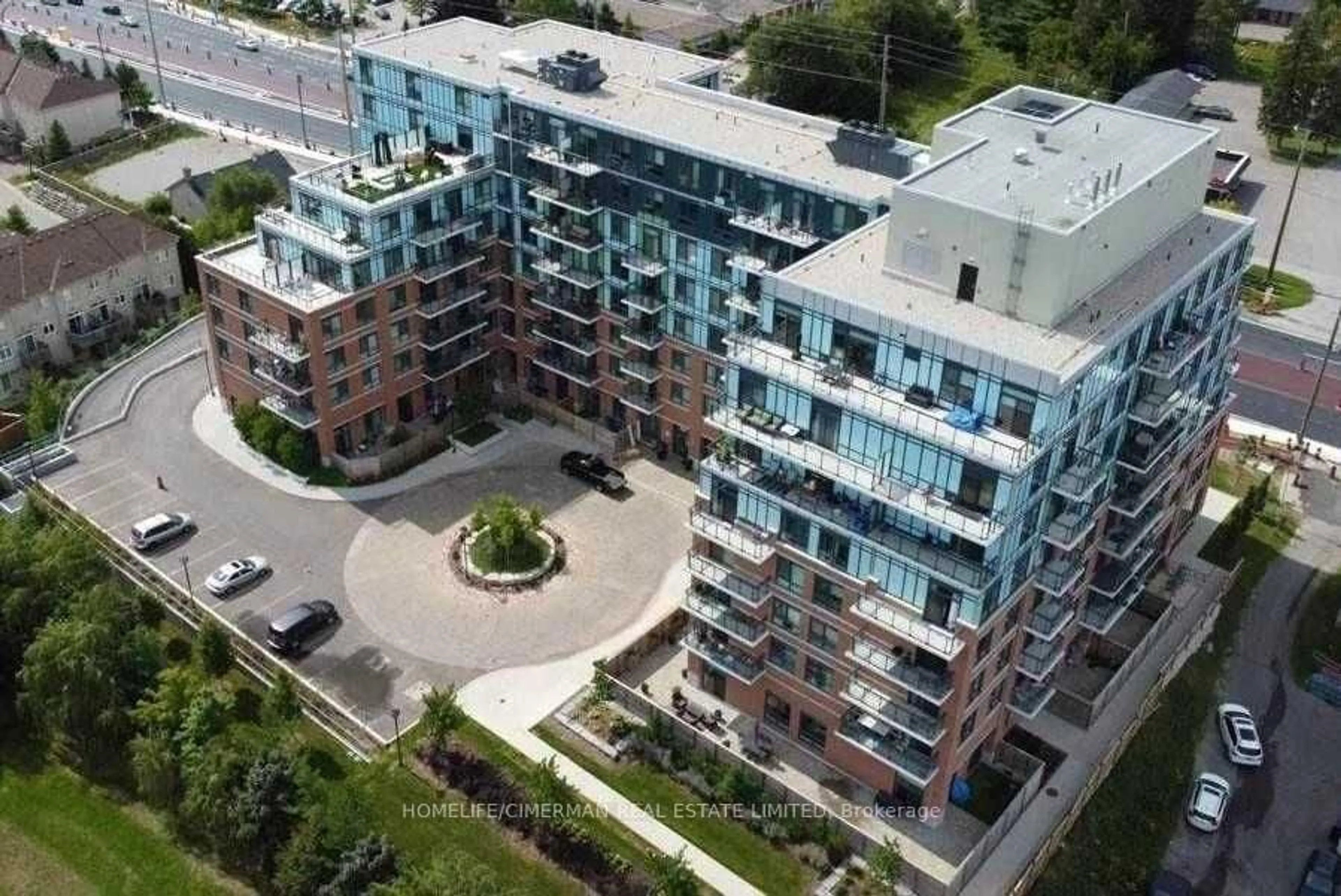 A pic from outside/outdoor area/front of a property/back of a property/a pic from drone, city buildings view from balcony for 11611 Yonge St #613, Richmond Hill Ontario L4E 1G2