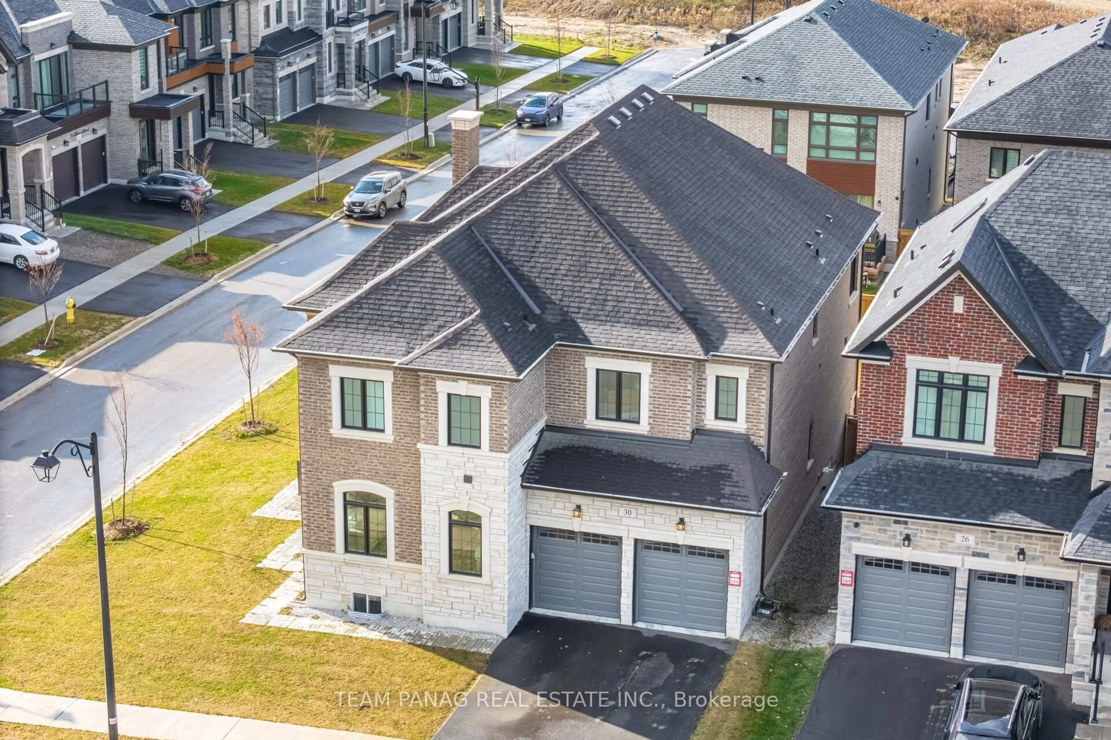 A pic from outside/outdoor area/front of a property/back of a property/a pic from drone, street for 30 Ballantyne Blvd, Vaughan Ontario L3L 0G2