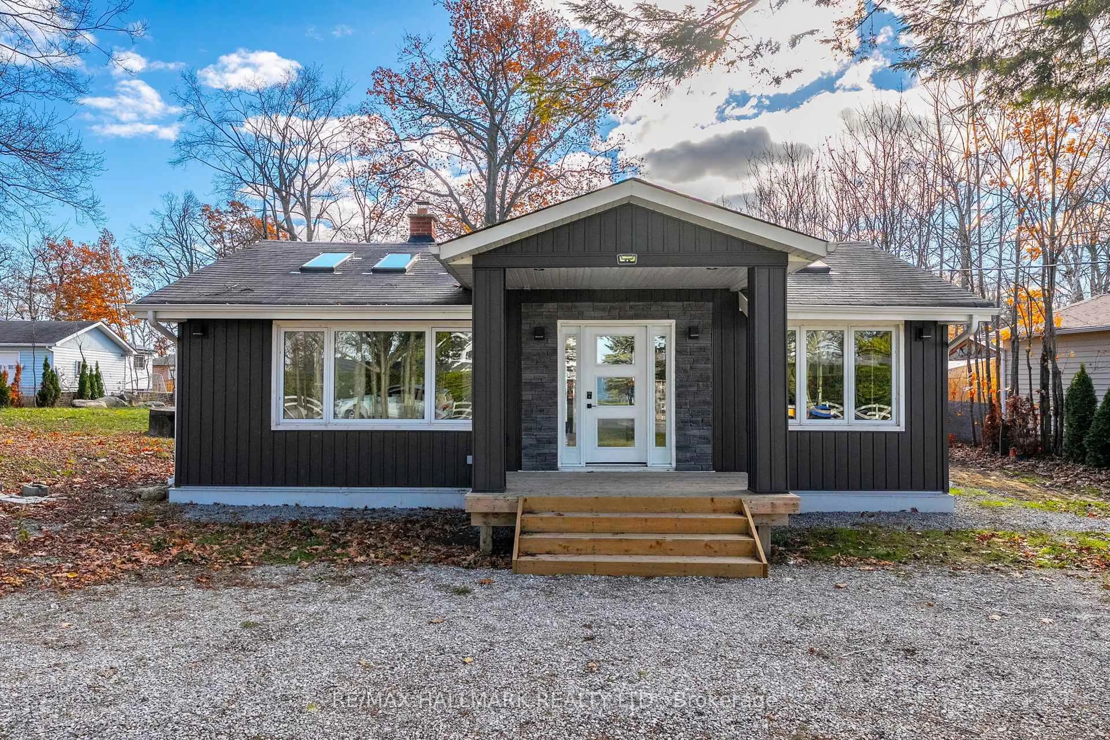 Home with vinyl exterior material, street for 43 Lakeside Dr, Innisfil Ontario L9S 2T8