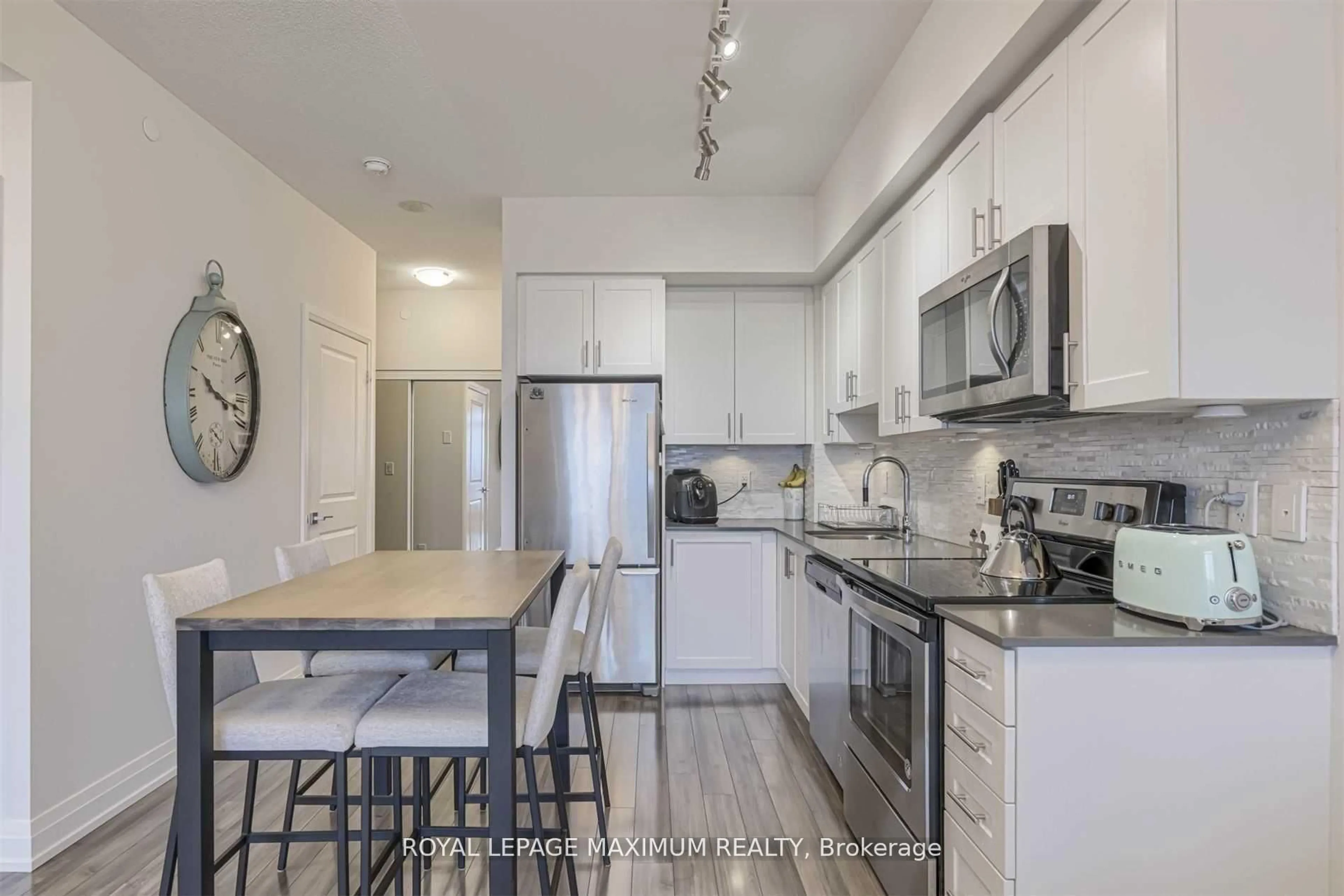 Open concept kitchen, unknown for 3700 Highway 7 Rd #2507, Vaughan Ontario L4L 0G8