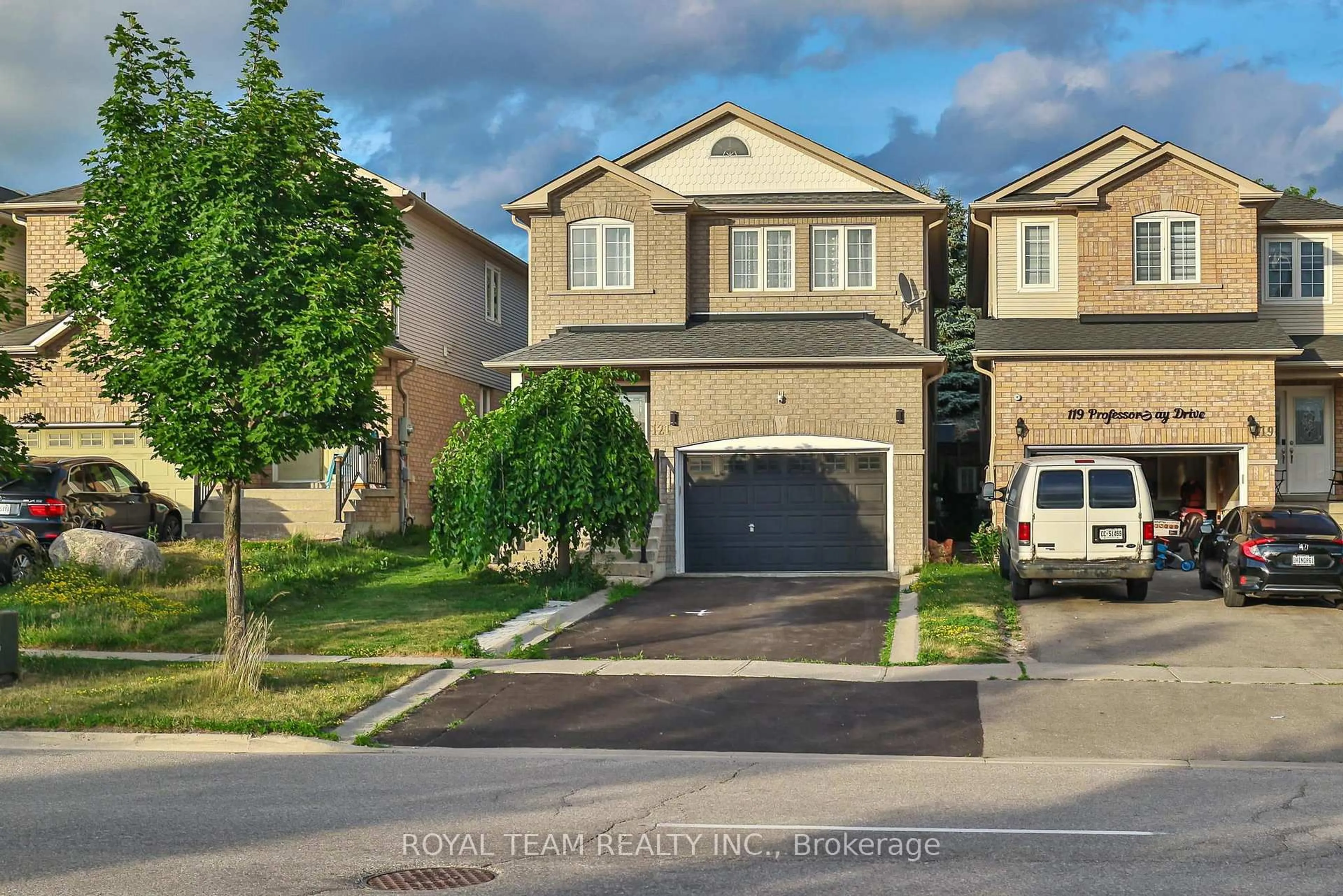 Unknown for 121 Professor Day Dr, Bradford West Gwillimbury Ontario L3Z 3B9