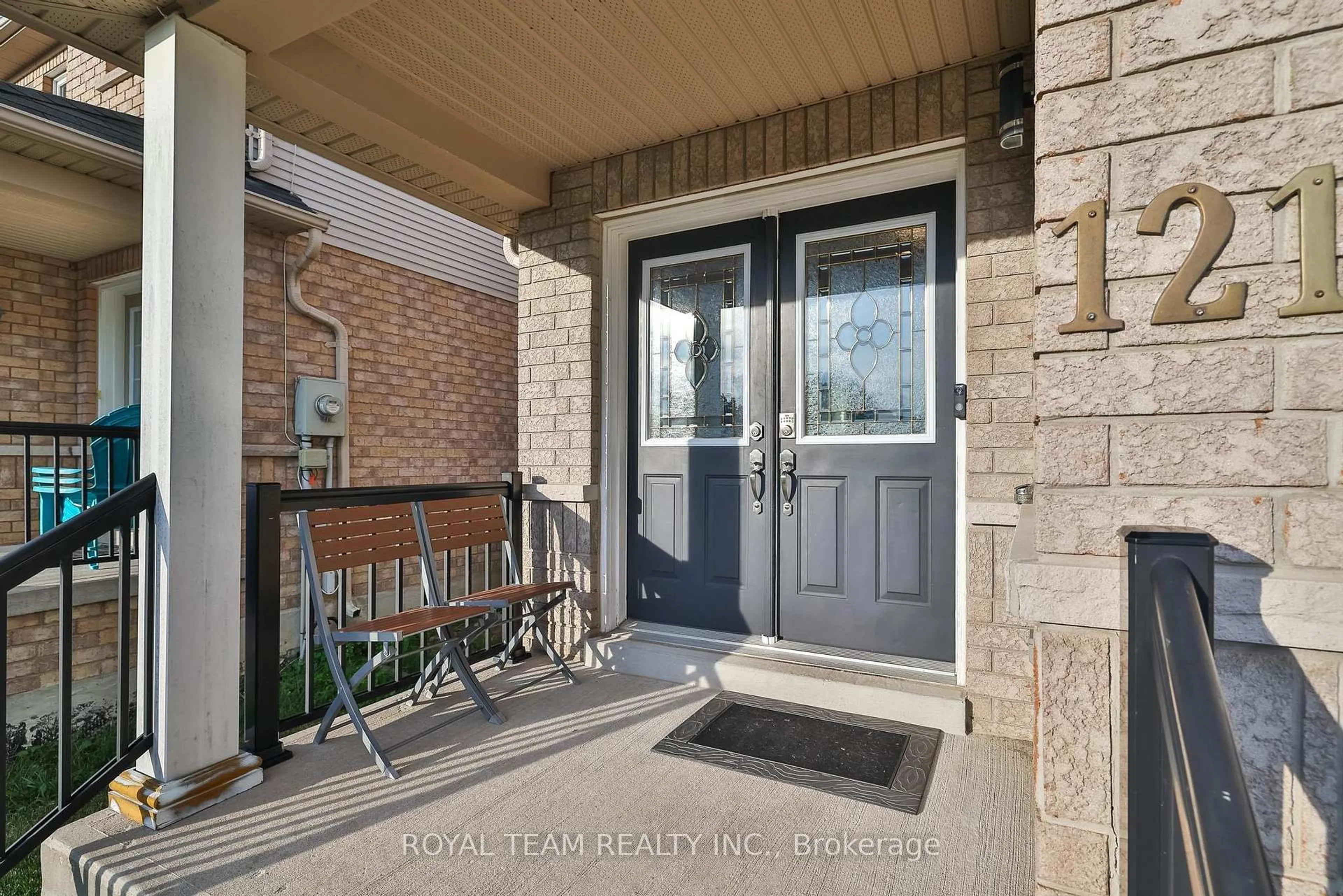 Indoor entryway for 121 Professor Day Dr, Bradford West Gwillimbury Ontario L3Z 3B9