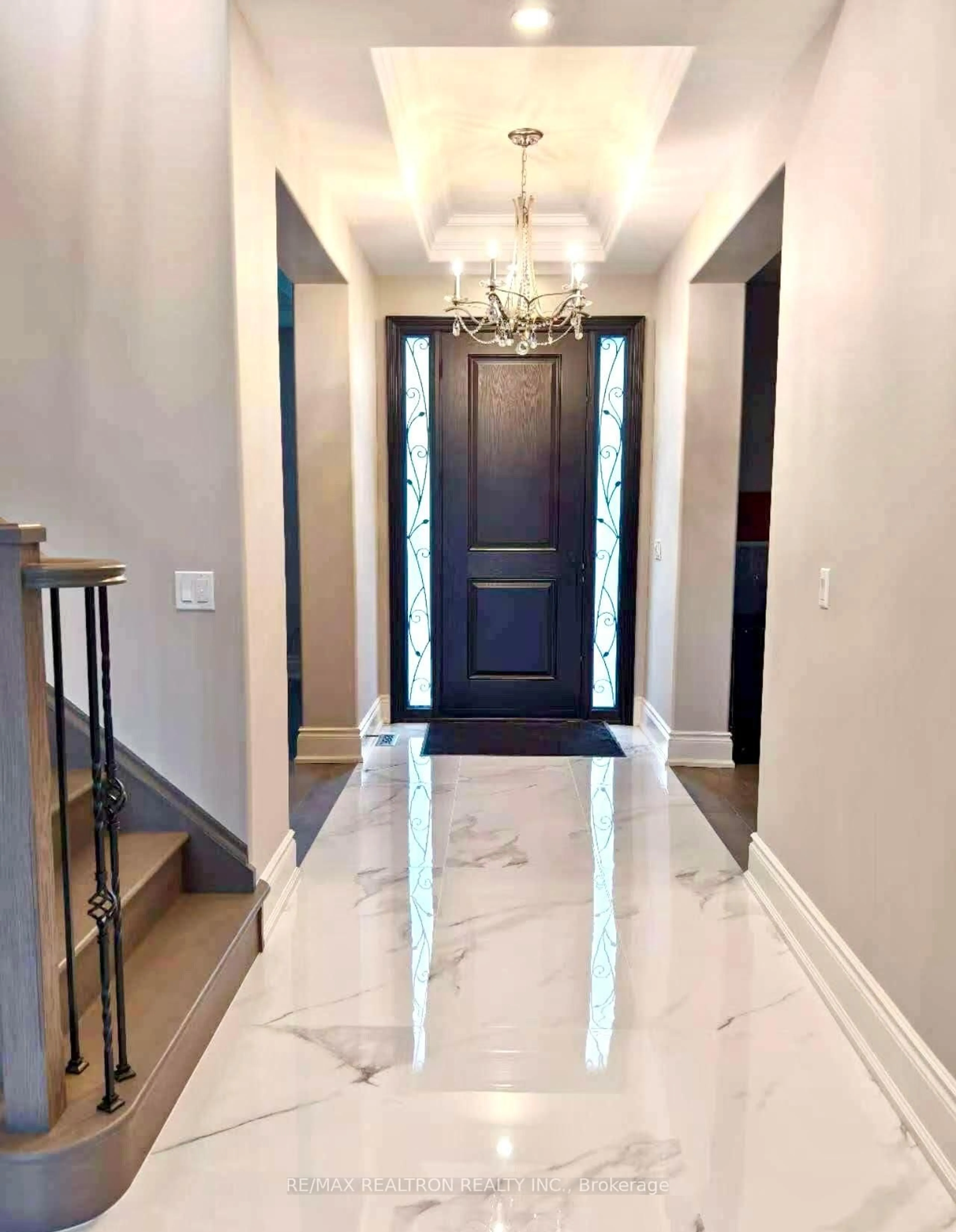 Indoor entryway for 136 Angus Glen Blvd, Markham Ontario L6C 3B8