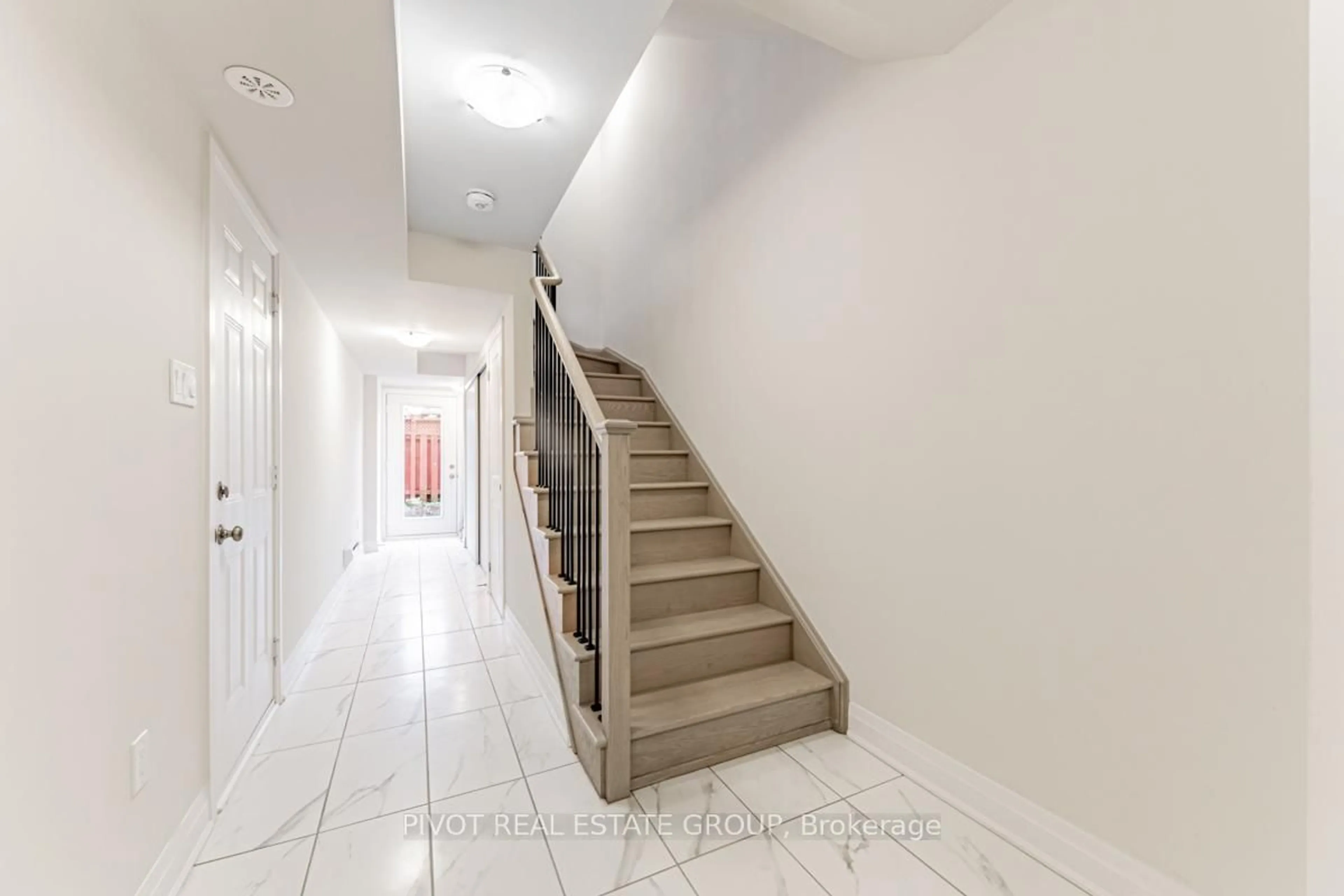 Stairs for 21 Kennisis Way, Vaughan Ontario L6A 3Y5