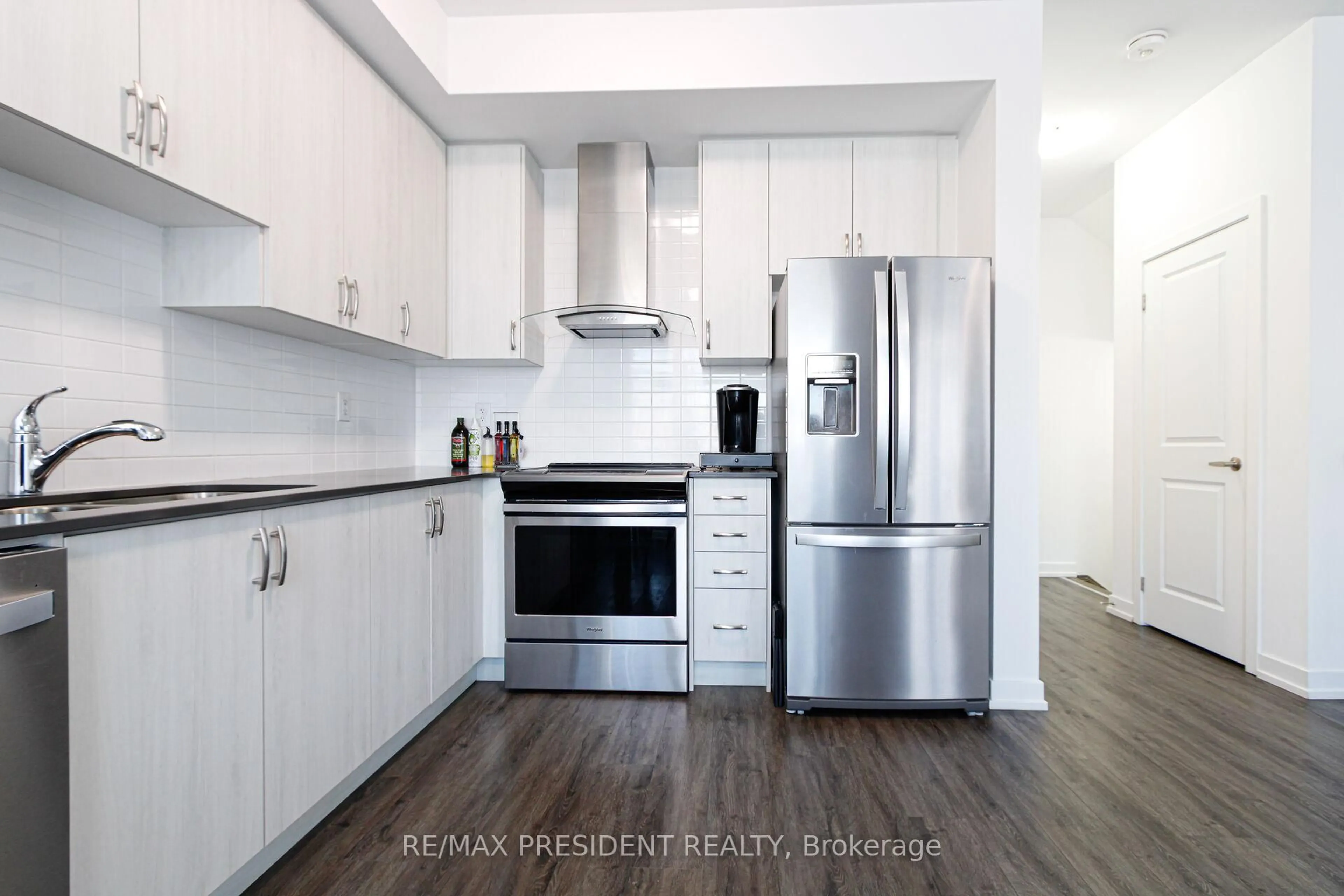 Open concept kitchen, unknown for 41 Hearne St, Vaughan Ontario L4L 0L9