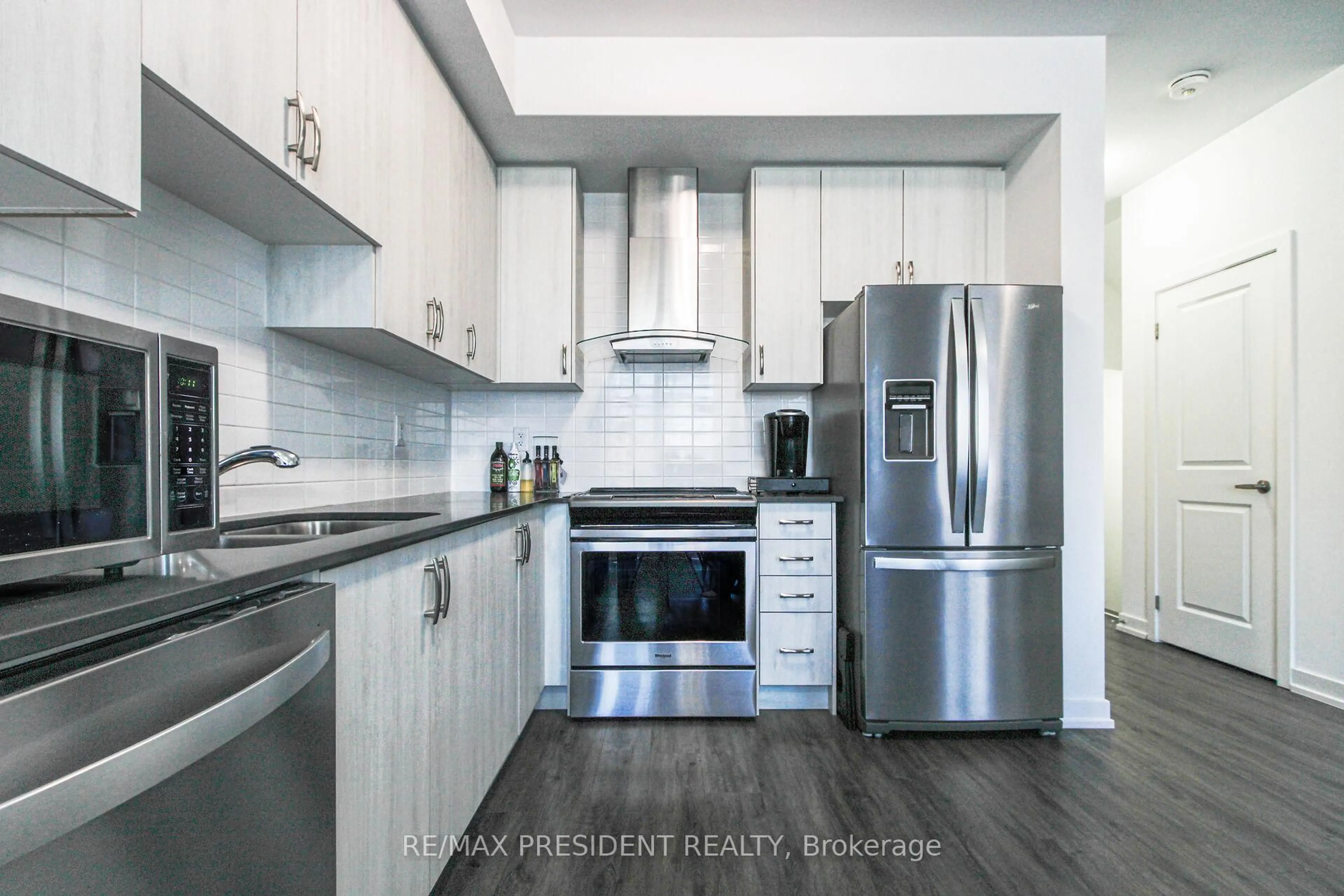 Open concept kitchen, unknown for 41 Hearne St, Vaughan Ontario L4L 0L9