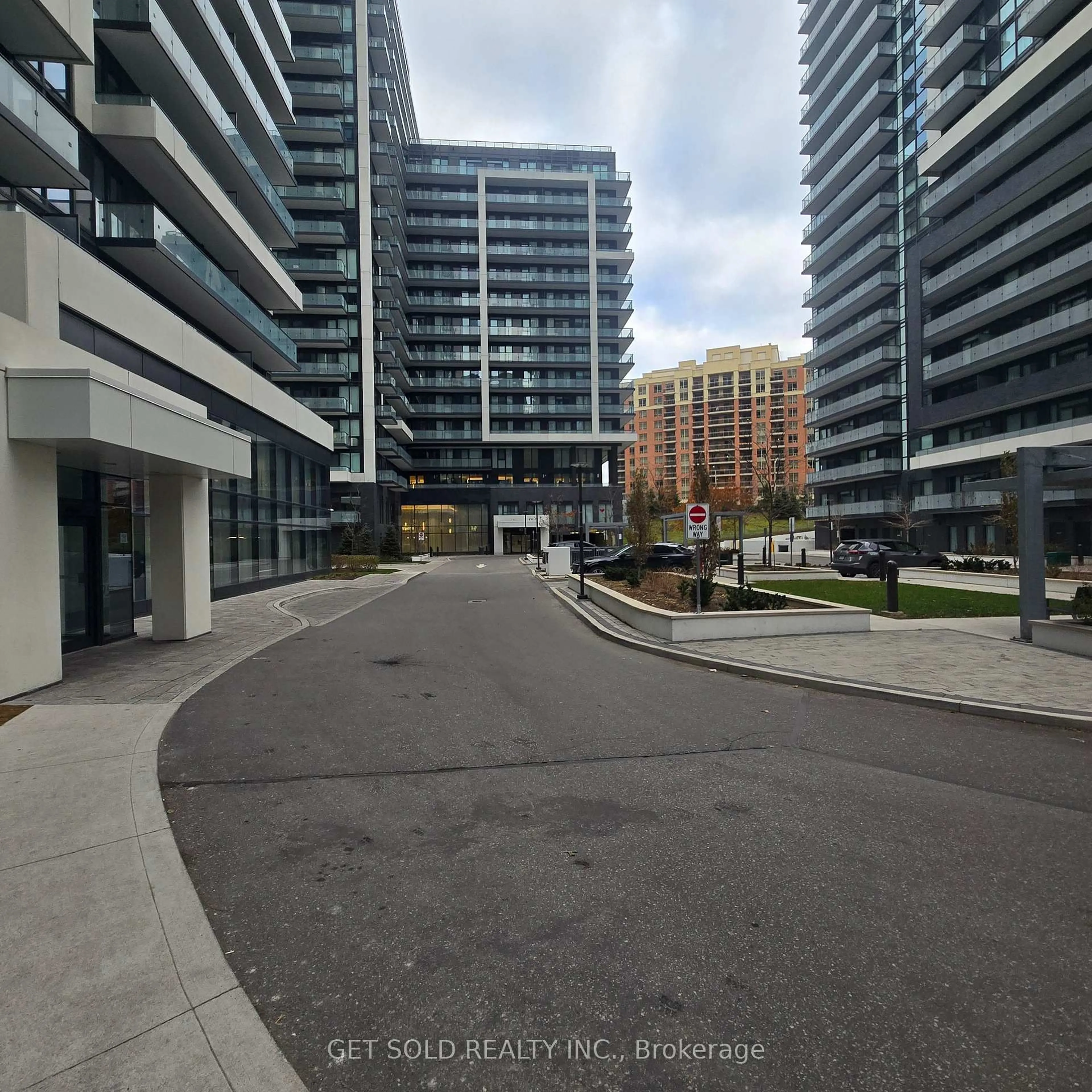 Unknown for 95 Oneida Cres #1704, Richmond Hill Ontario L4B 0H5