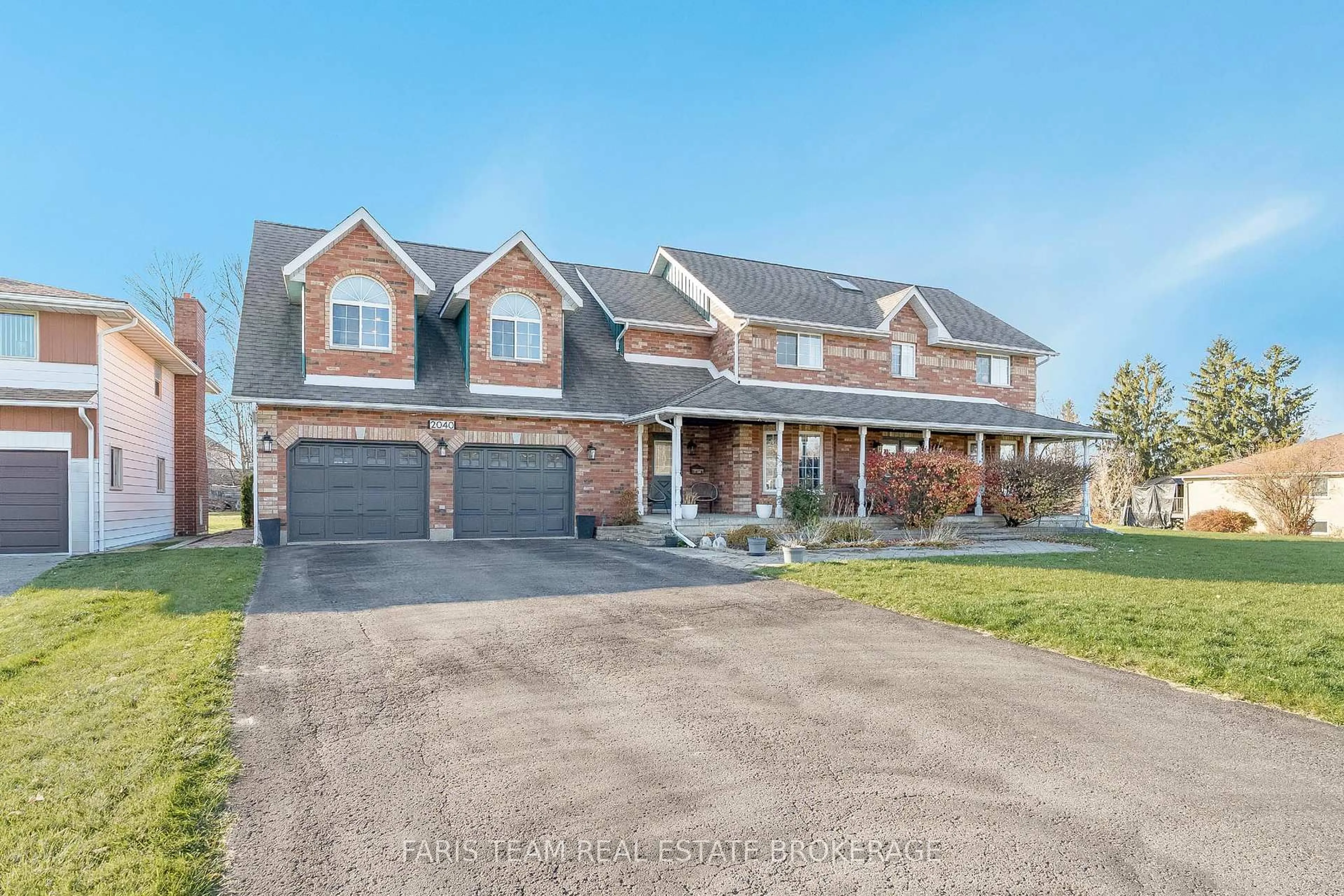 Home with brick exterior material, street for 2040 Lea Rd, Innisfil Ontario L9S 1T3