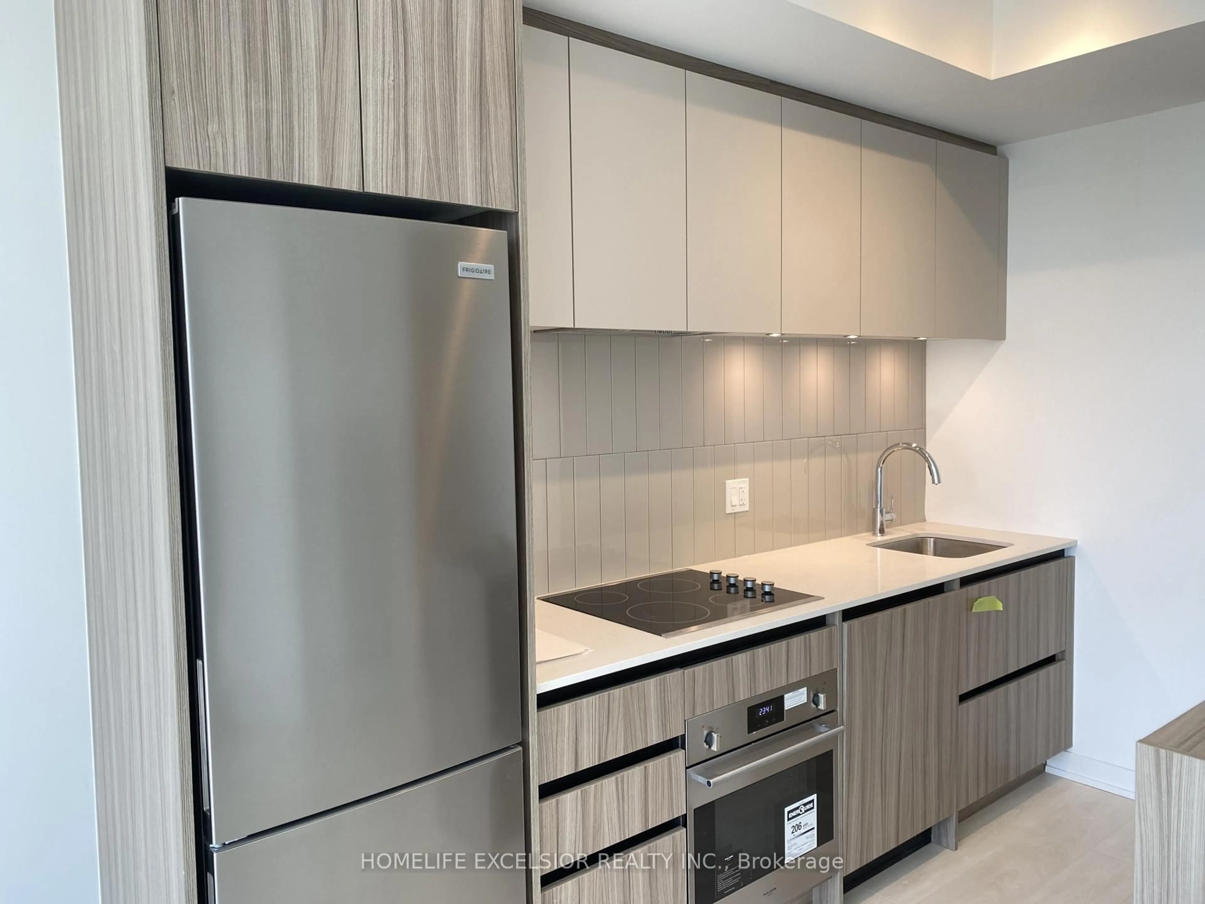 Standard kitchen, unknown for 7950 Bathurst St #B-2305, Vaughan Ontario L4J 0L4