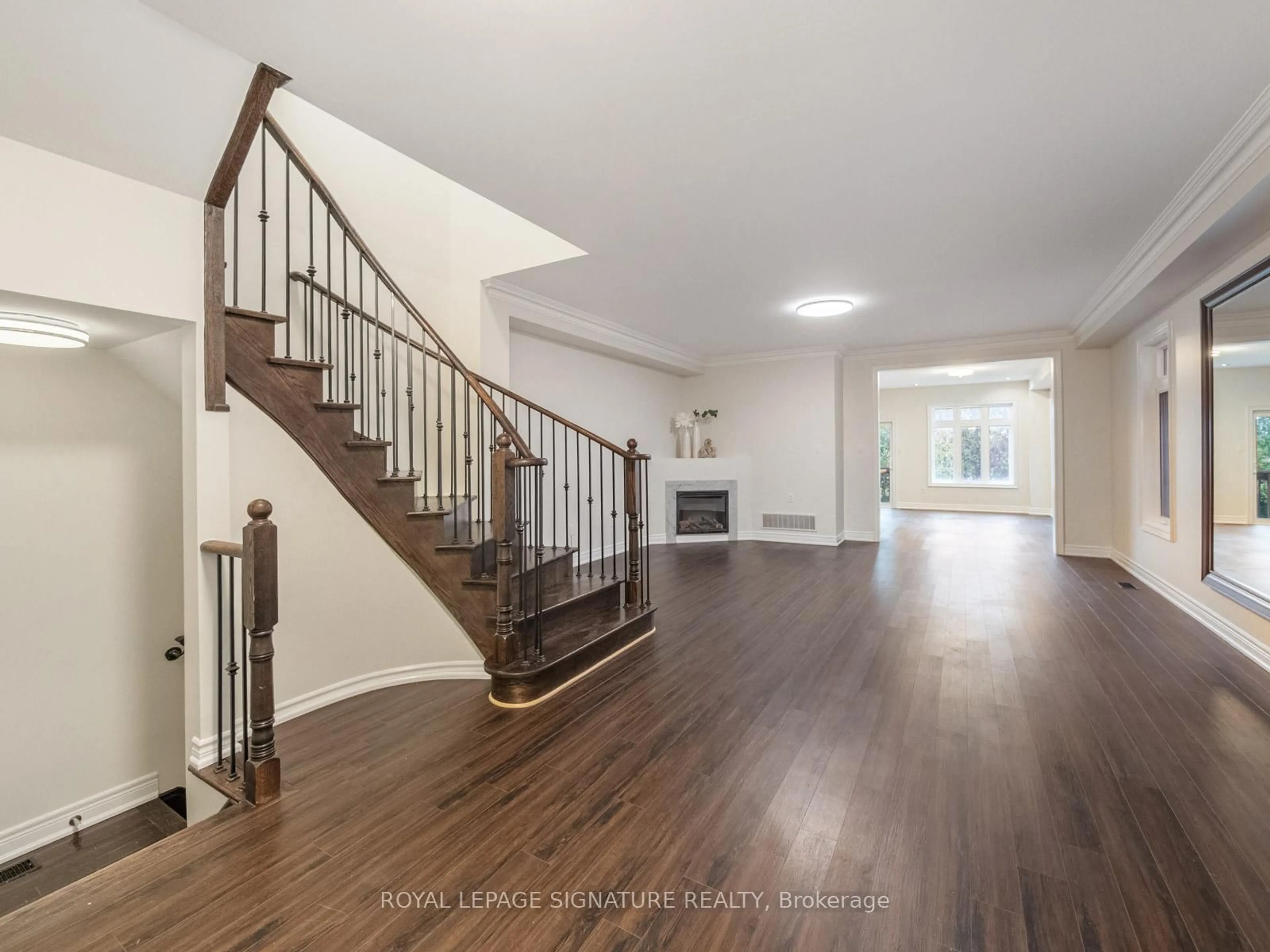 Unknown for 277 Bathurst Glen Dr, Vaughan Ontario L4J 9K8