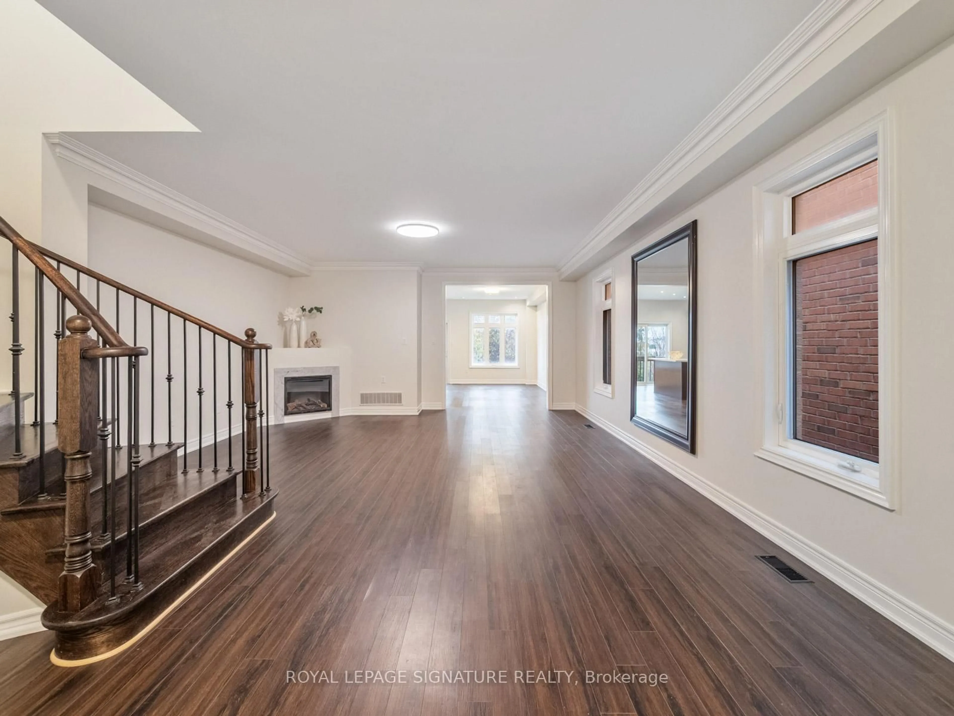 Unknown for 277 Bathurst Glen Dr, Vaughan Ontario L4J 9K8