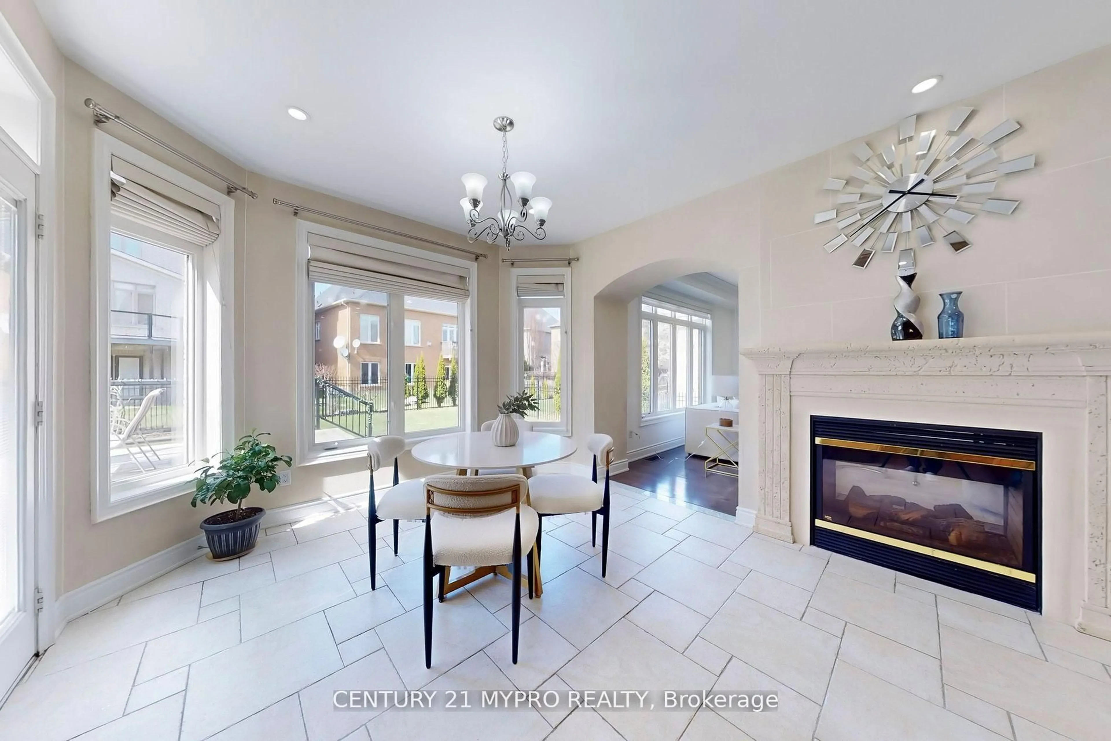 Unknown for 420 Paradelle Dr, Richmond Hill Ontario L4E 4R9