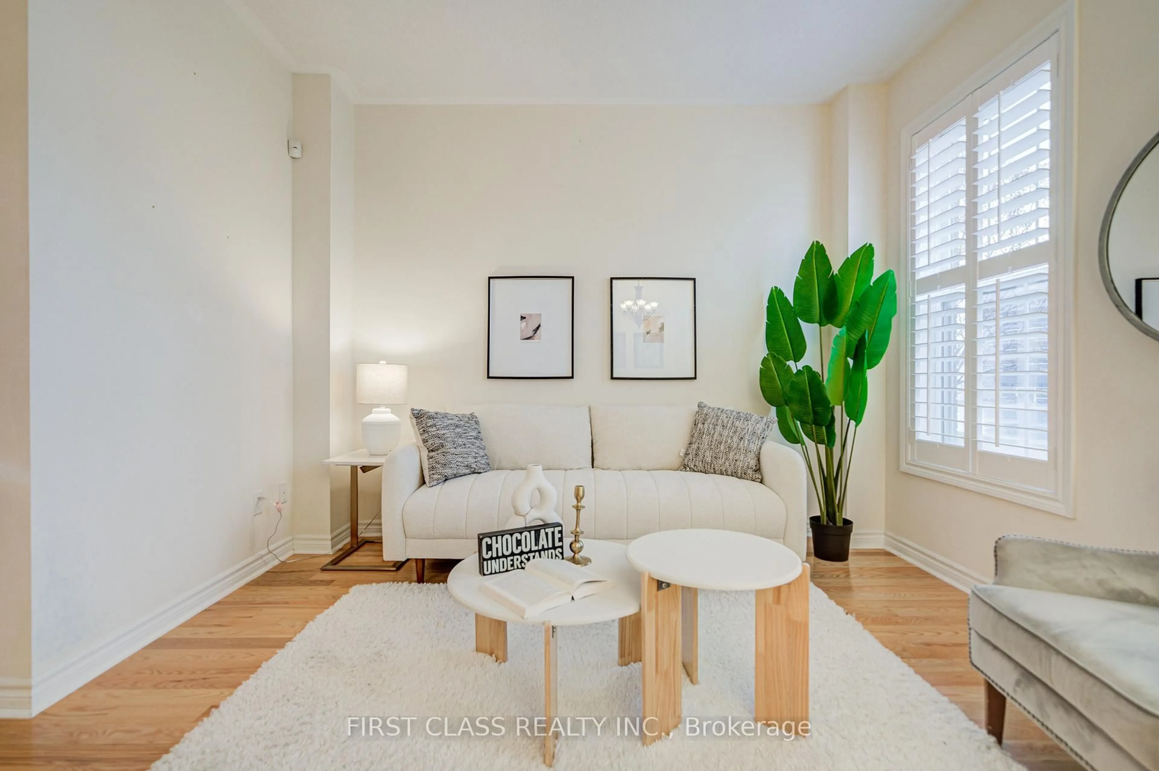 Living room with furniture, unknown for 10501 Woodbine Ave Ave, Markham Ontario L6C 0K4