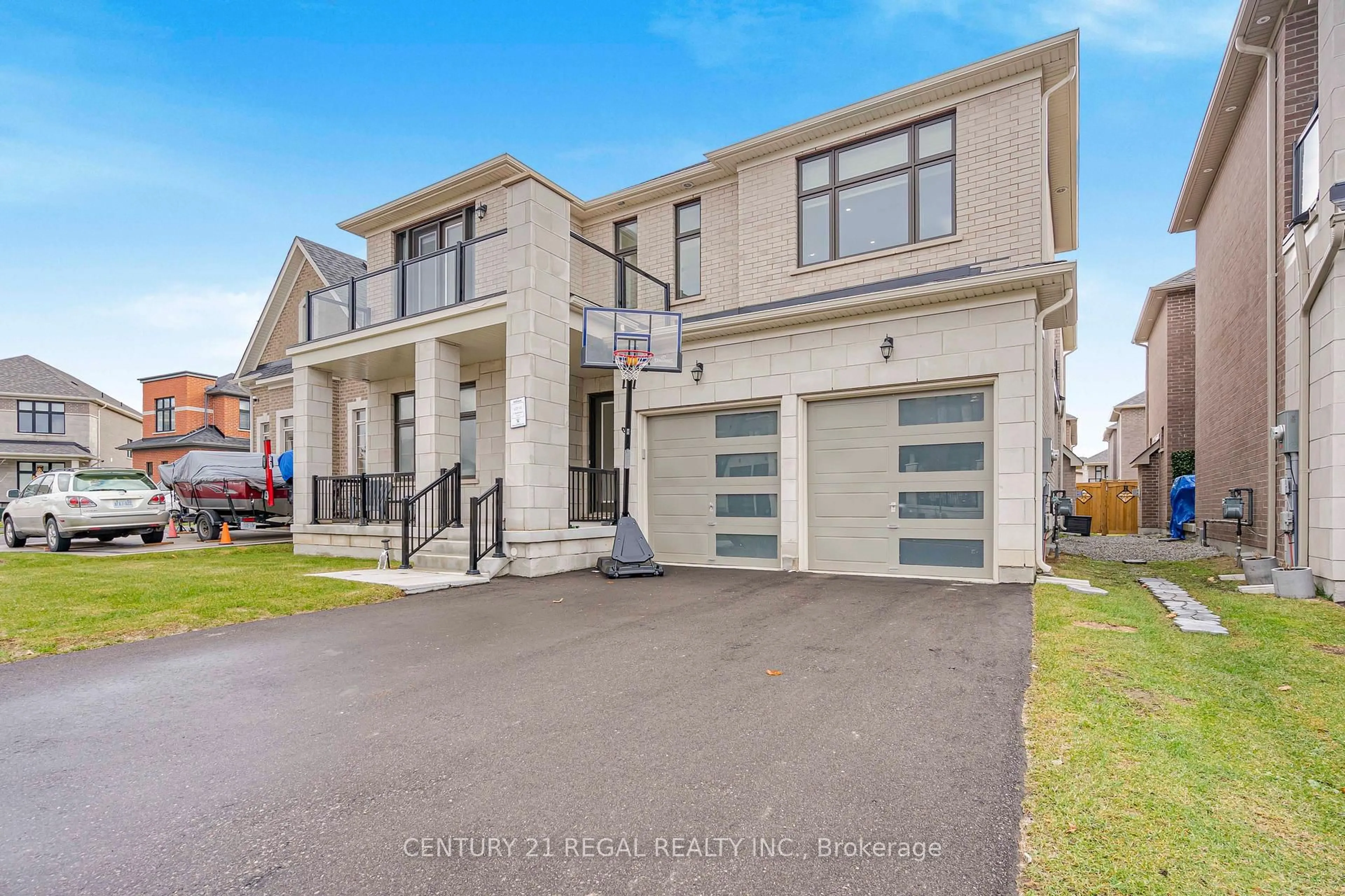 Home with brick exterior material, street for 15 Ballanview Crt, Whitchurch-Stouffville Ontario L4A 4W9