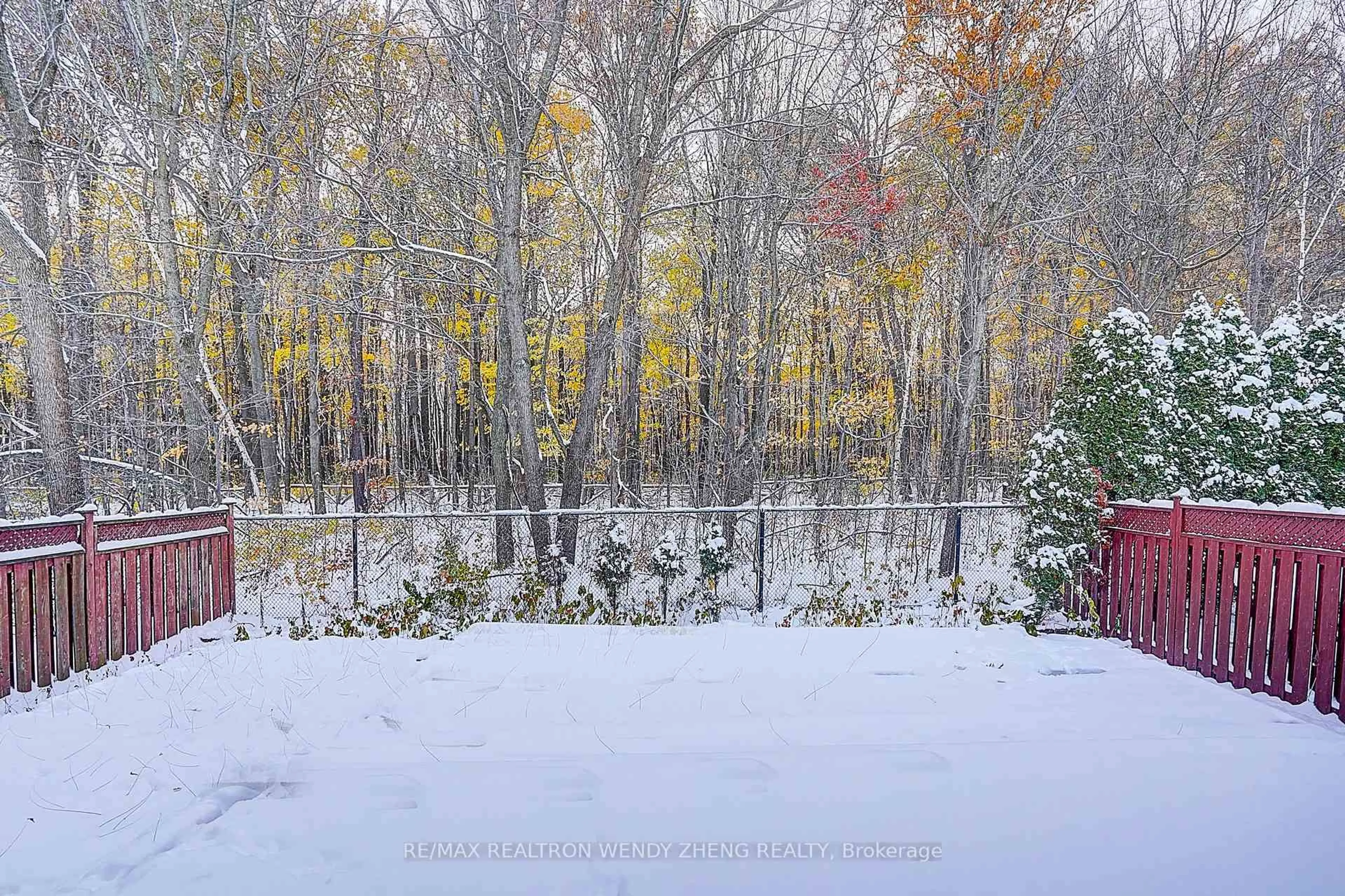 Patio, forest/trees view for 92 Larratt Lane, Richmond Hill Ontario L4C 0E3