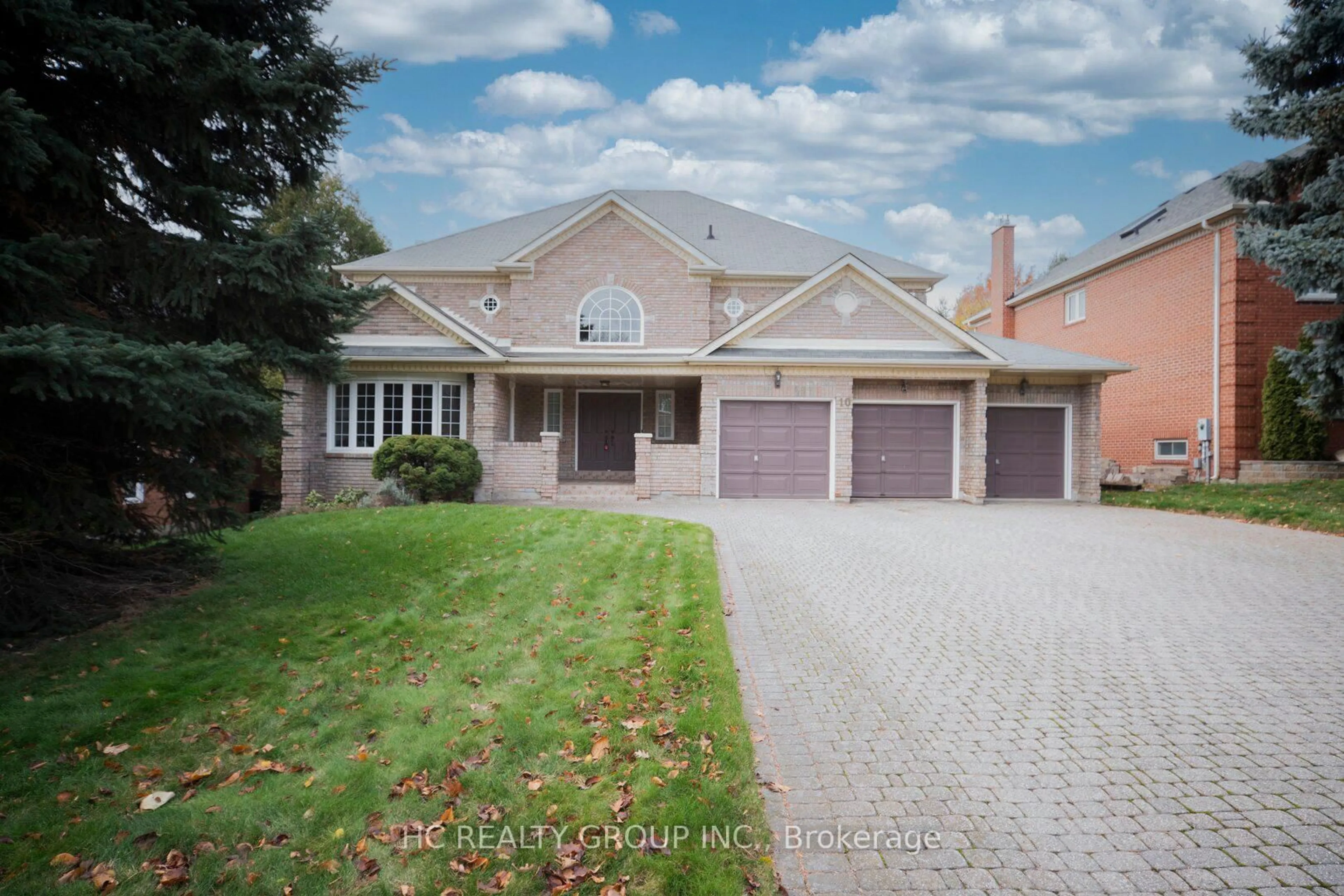 Home with brick exterior material, street for 10 Westpoint Crt, Richmond Hill Ontario L4B 2V6