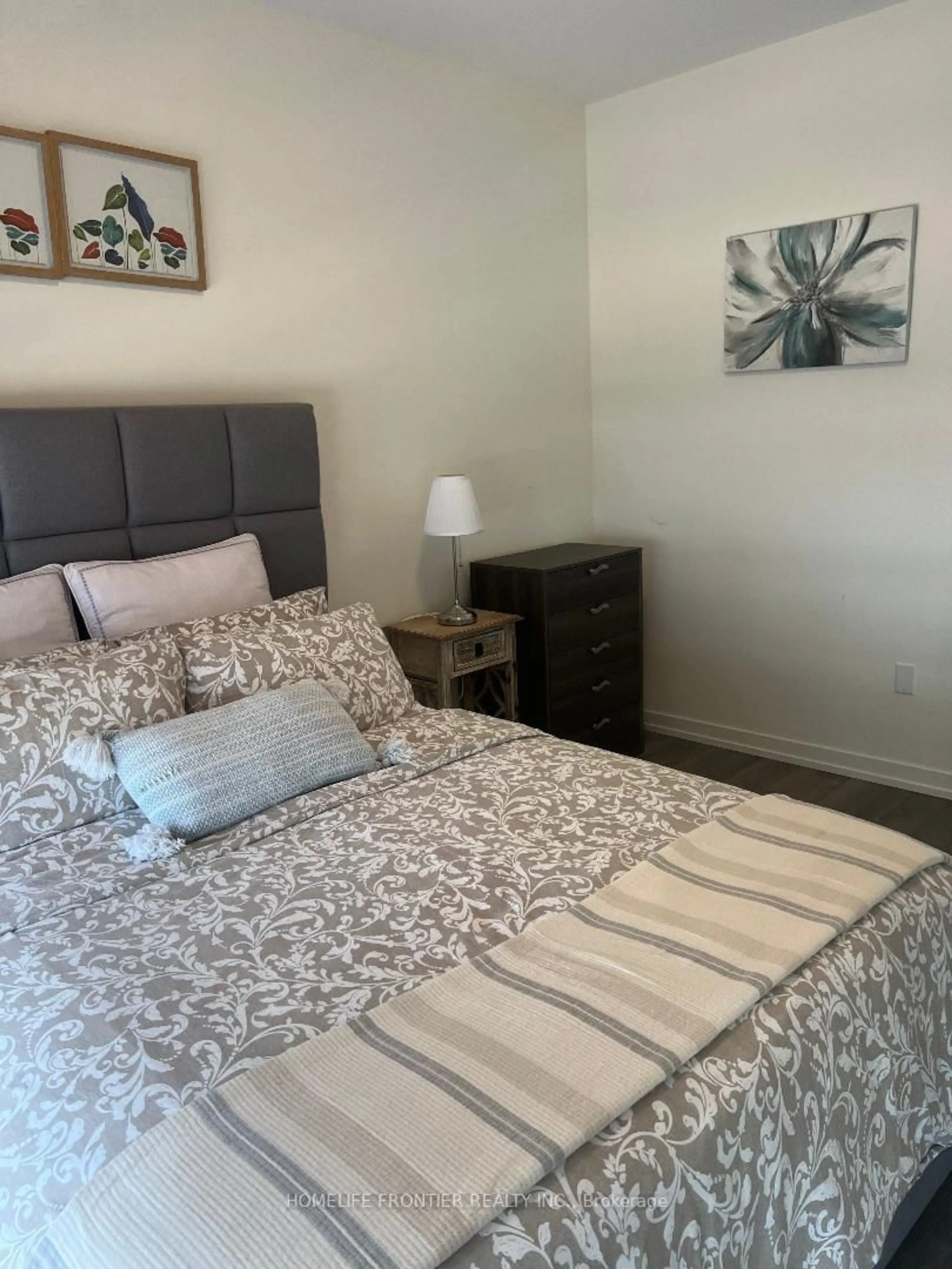 Bedroom with bed, unknown for 3650 Ferretti Crt, Innisfil Ontario L9S 2C2