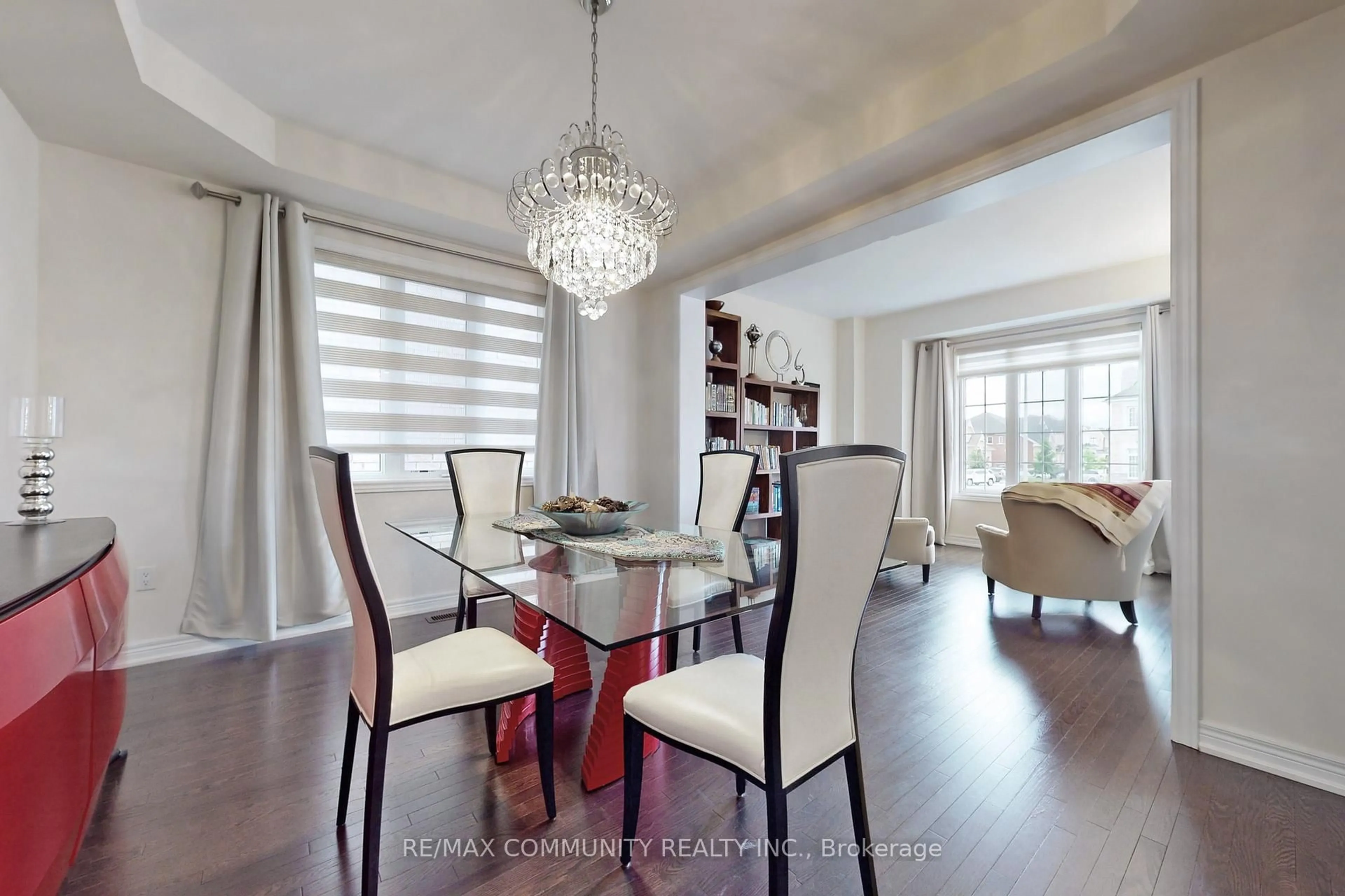 Dining room, wood/laminate floor for 4 Flay Crt, Innisfil Ontario L0L 1L0