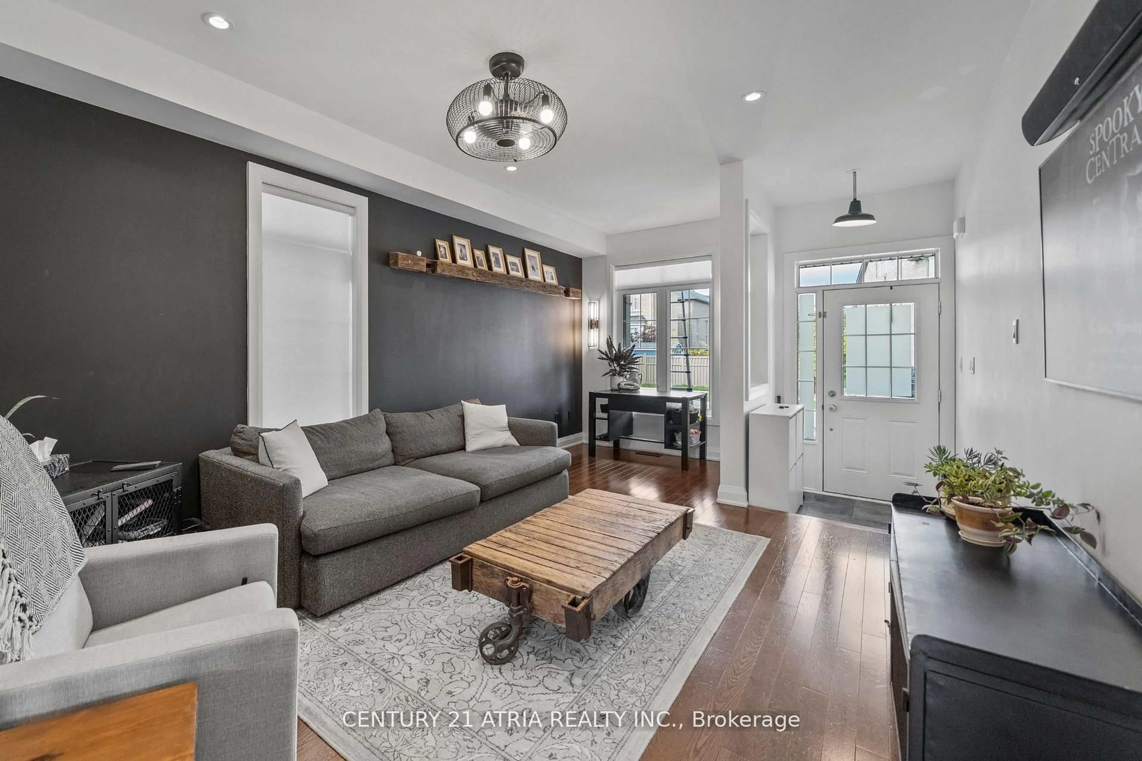 Living room with furniture, unknown for 194 Kincardine St, Vaughan Ontario L4H 4J2