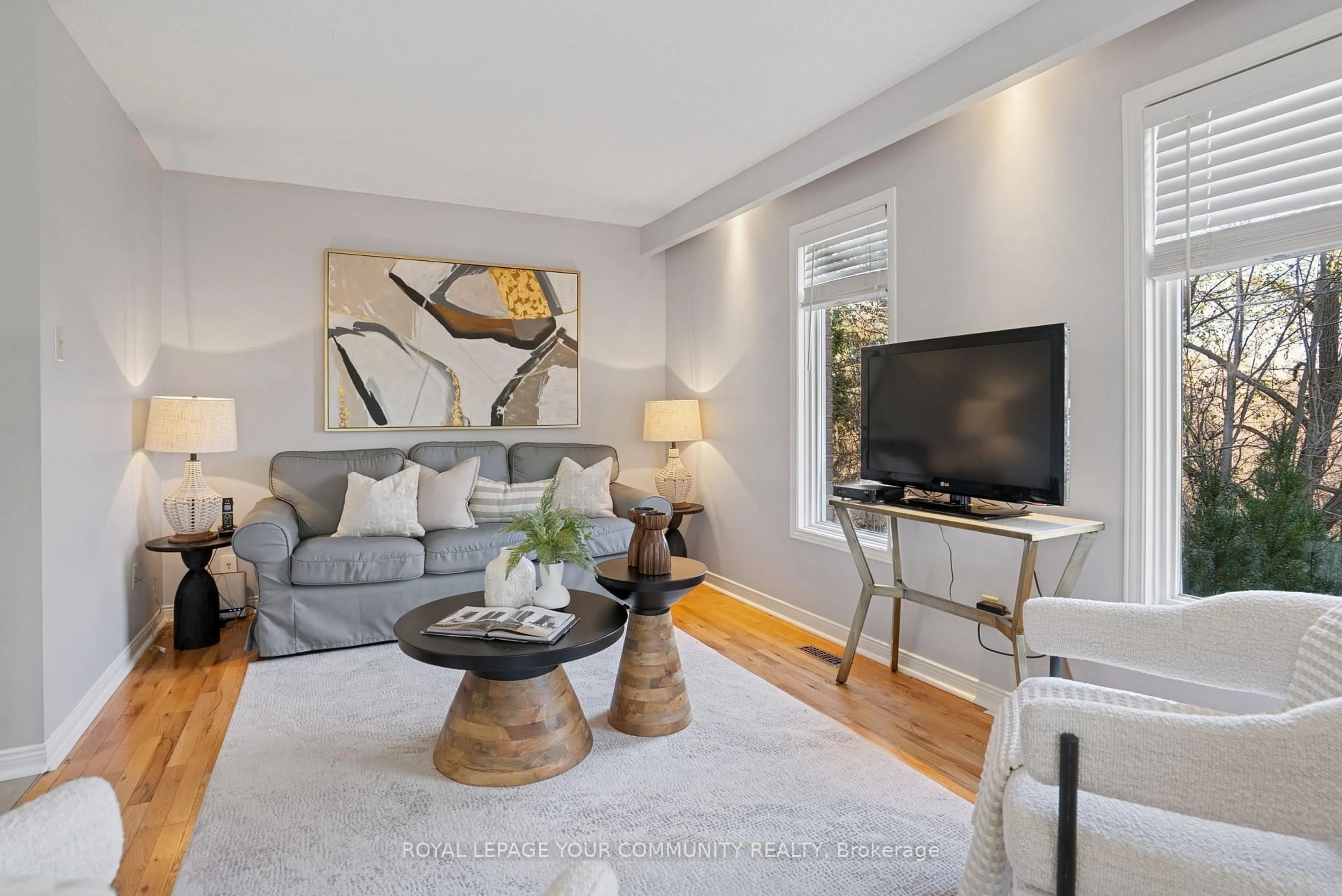 Living room with furniture, unknown for 99 Durie Lane, Markham Ontario L3T 5H4