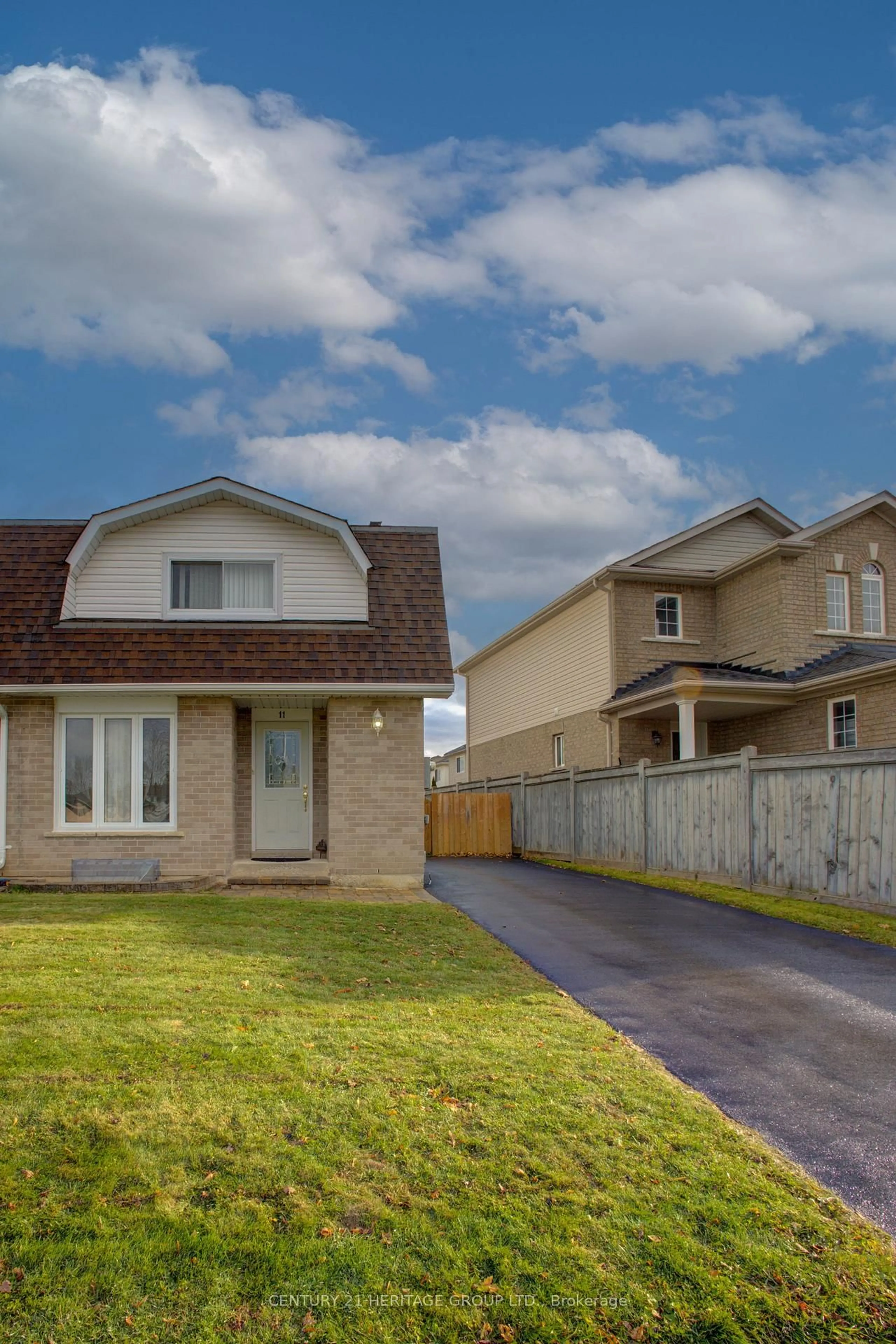 Home with vinyl exterior material, street for 11 Knight St, New Tecumseth Ontario L9R 1C1