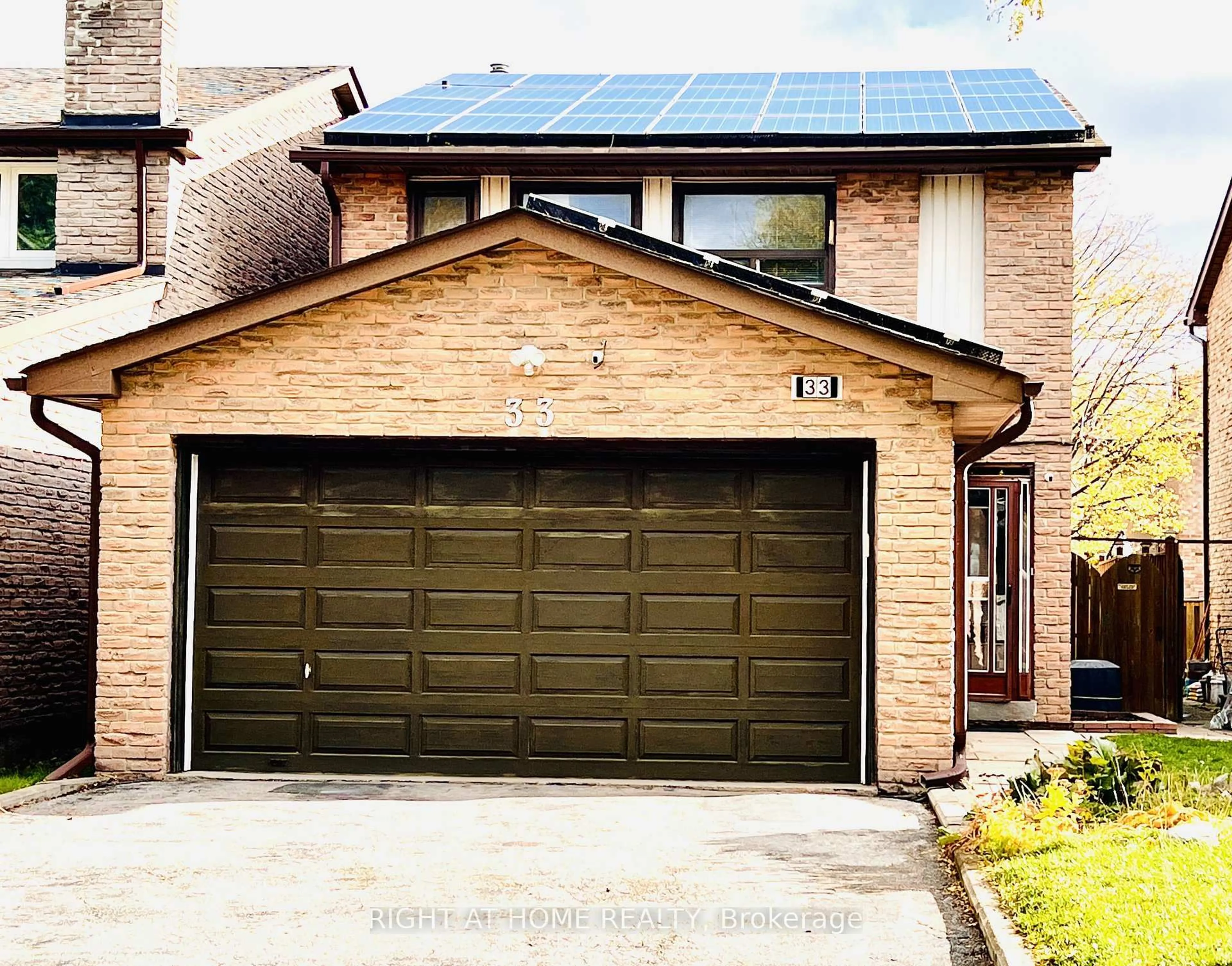 Home with brick exterior material, street for 33 Fullerton Cres, Markham Ontario L3R 3G4