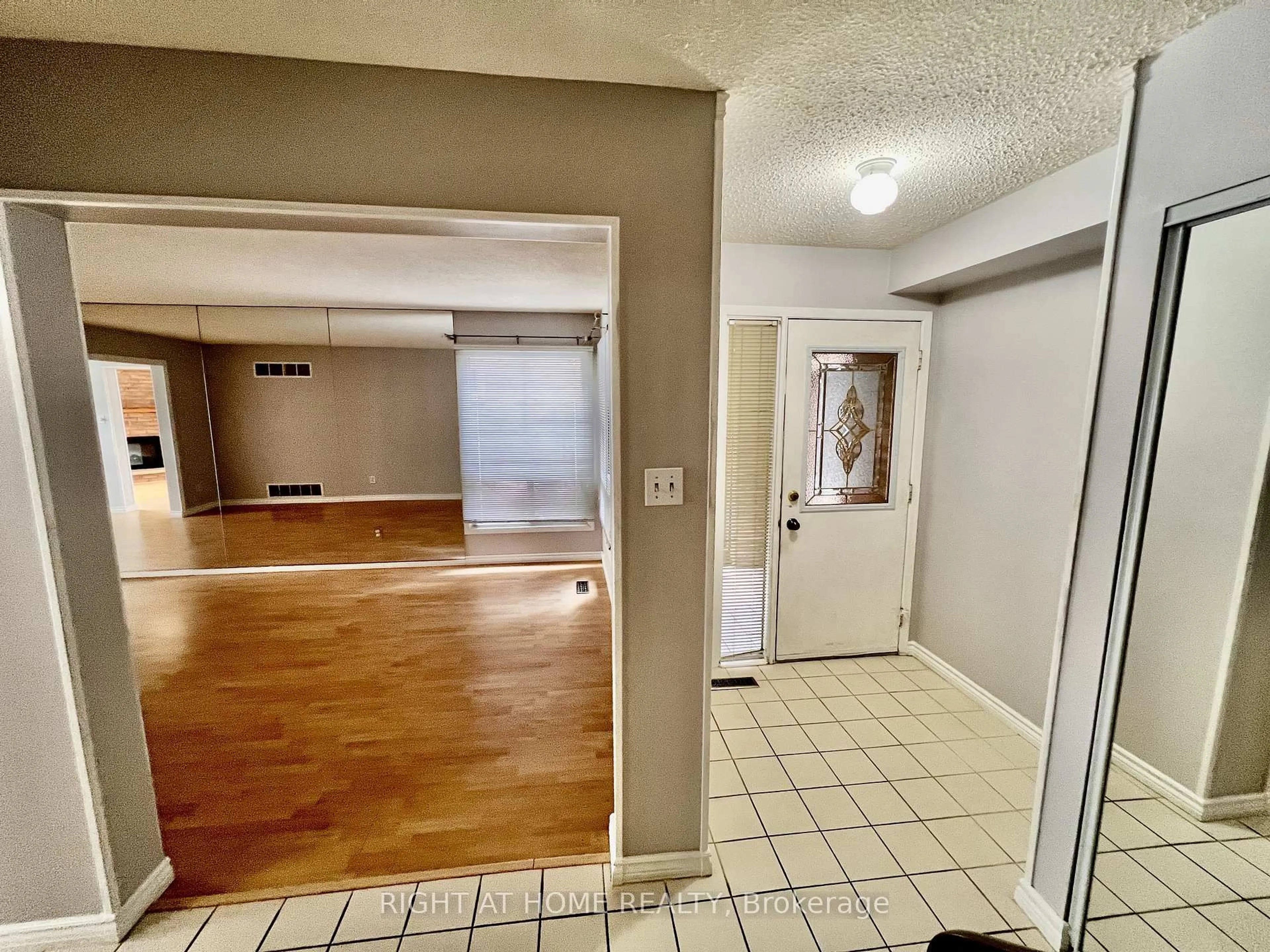 Unknown for 33 Fullerton Cres, Markham Ontario L3R 3G4