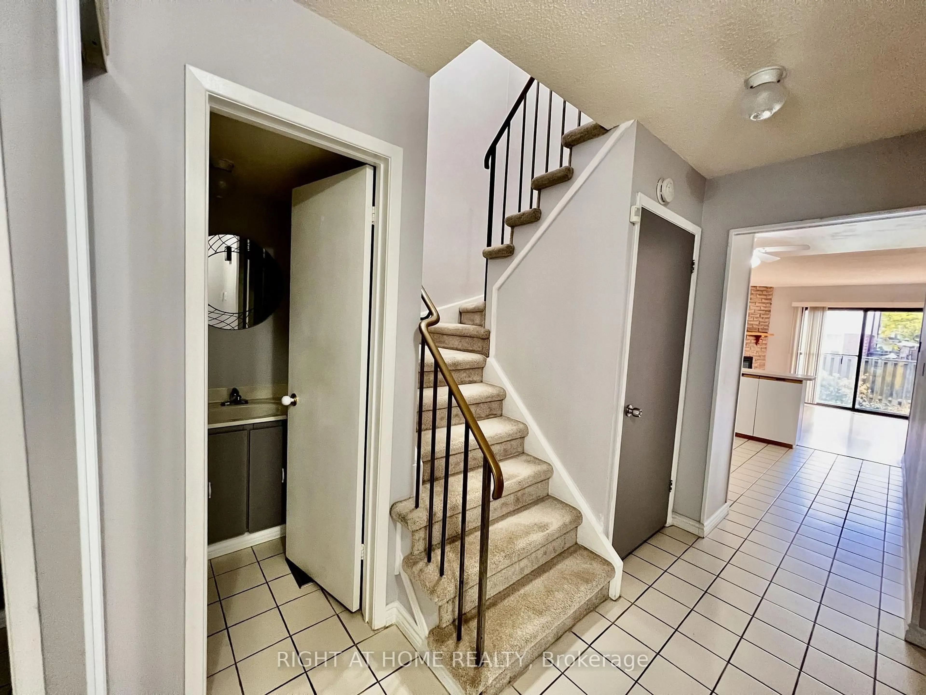 Unknown for 33 Fullerton Cres, Markham Ontario L3R 3G4