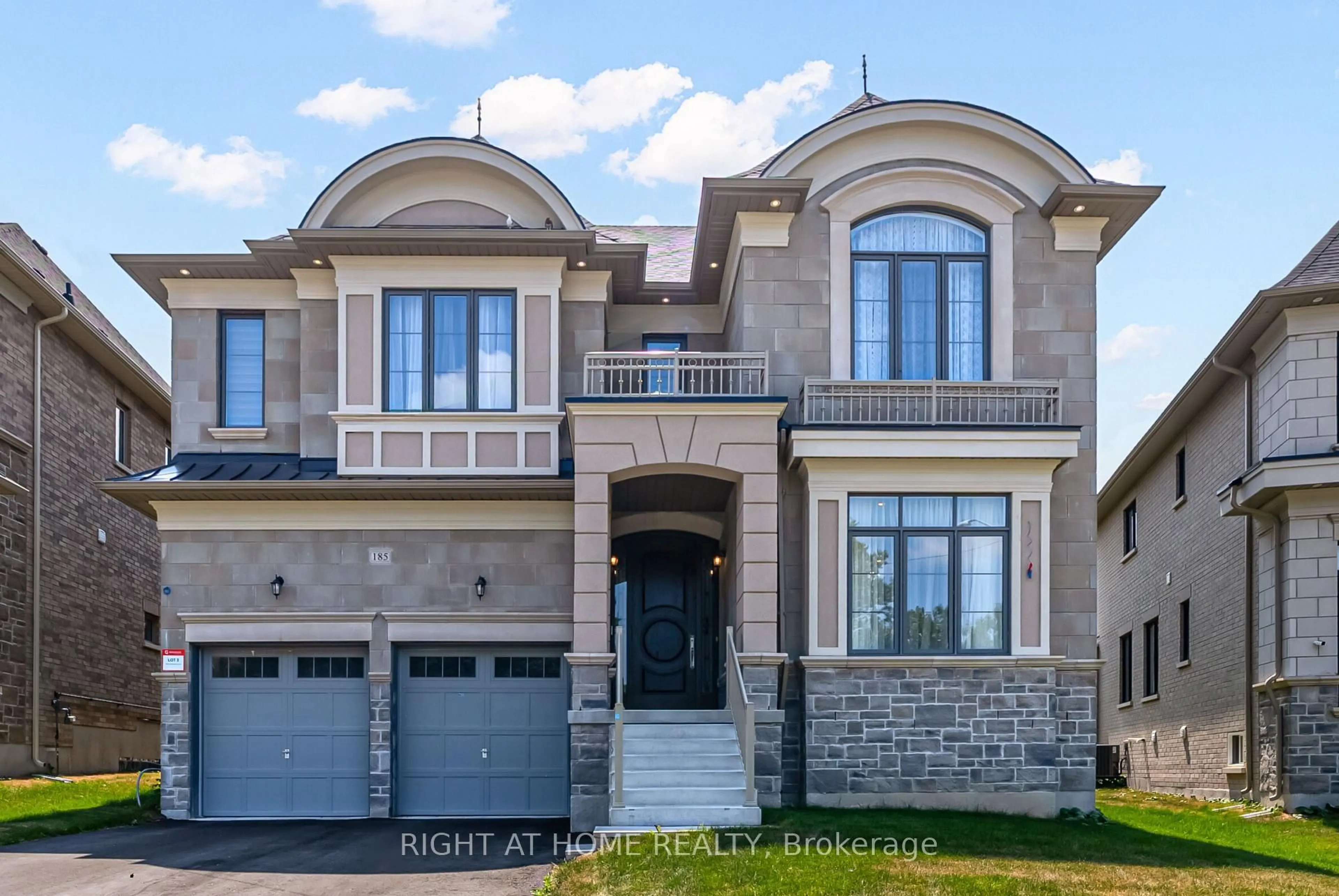 Home with brick exterior material, street for 185 Cranberry Lane, Aurora Ontario L4G 5Z4