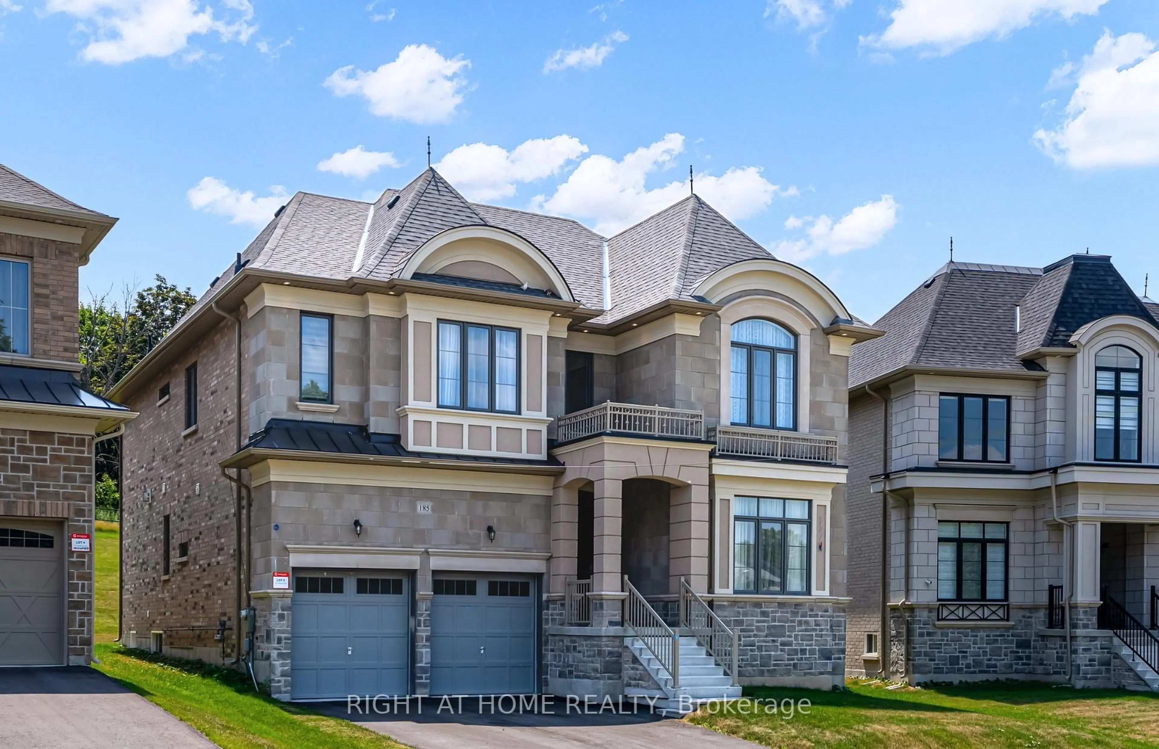 Home with brick exterior material, street for 185 Cranberry Lane, Aurora Ontario L4G 5Z4