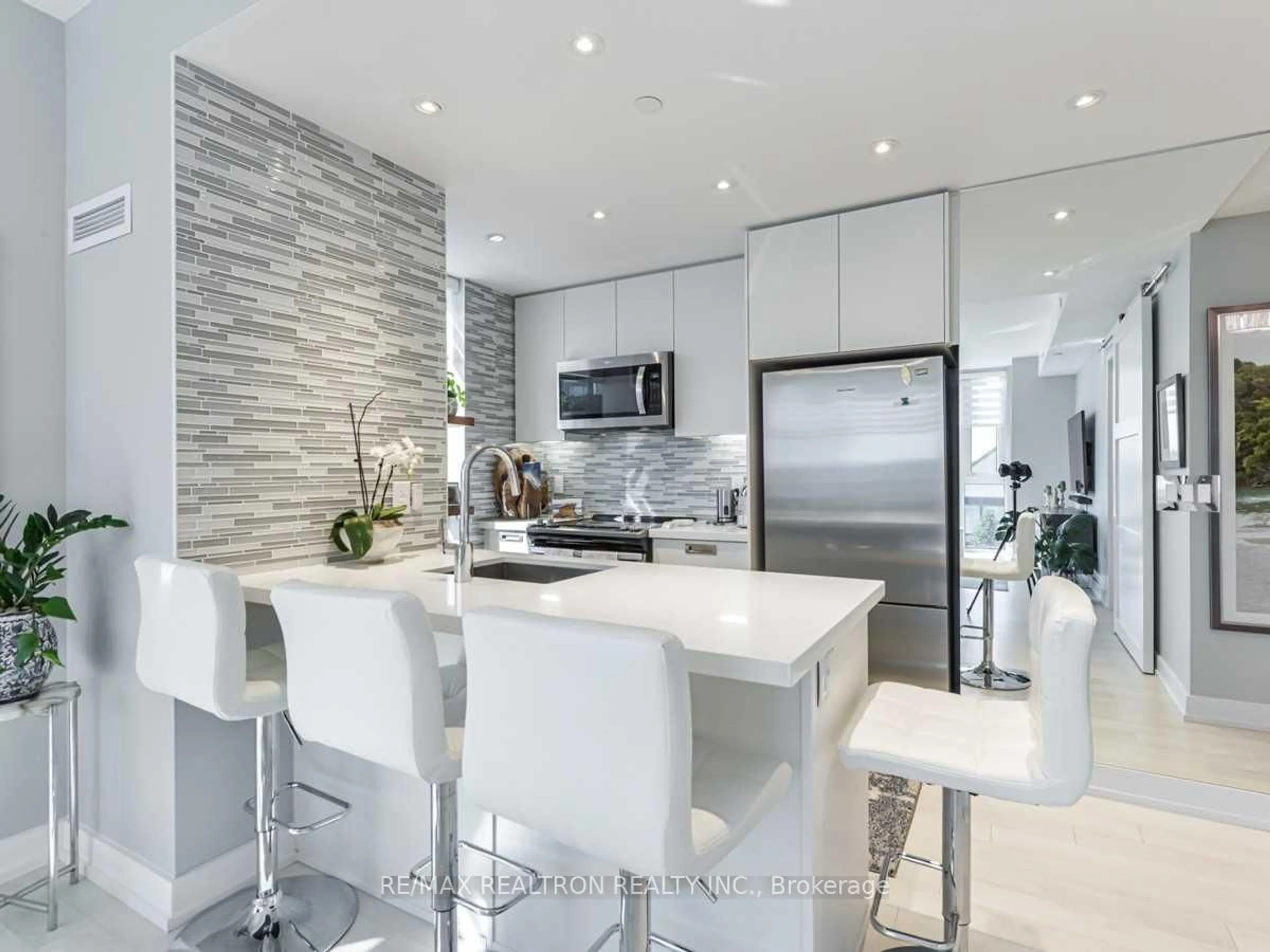 Contemporary kitchen, ceramic/tile floor for 301 SEA RAY Ave #C320, Innisfil Ontario L9S 2P7