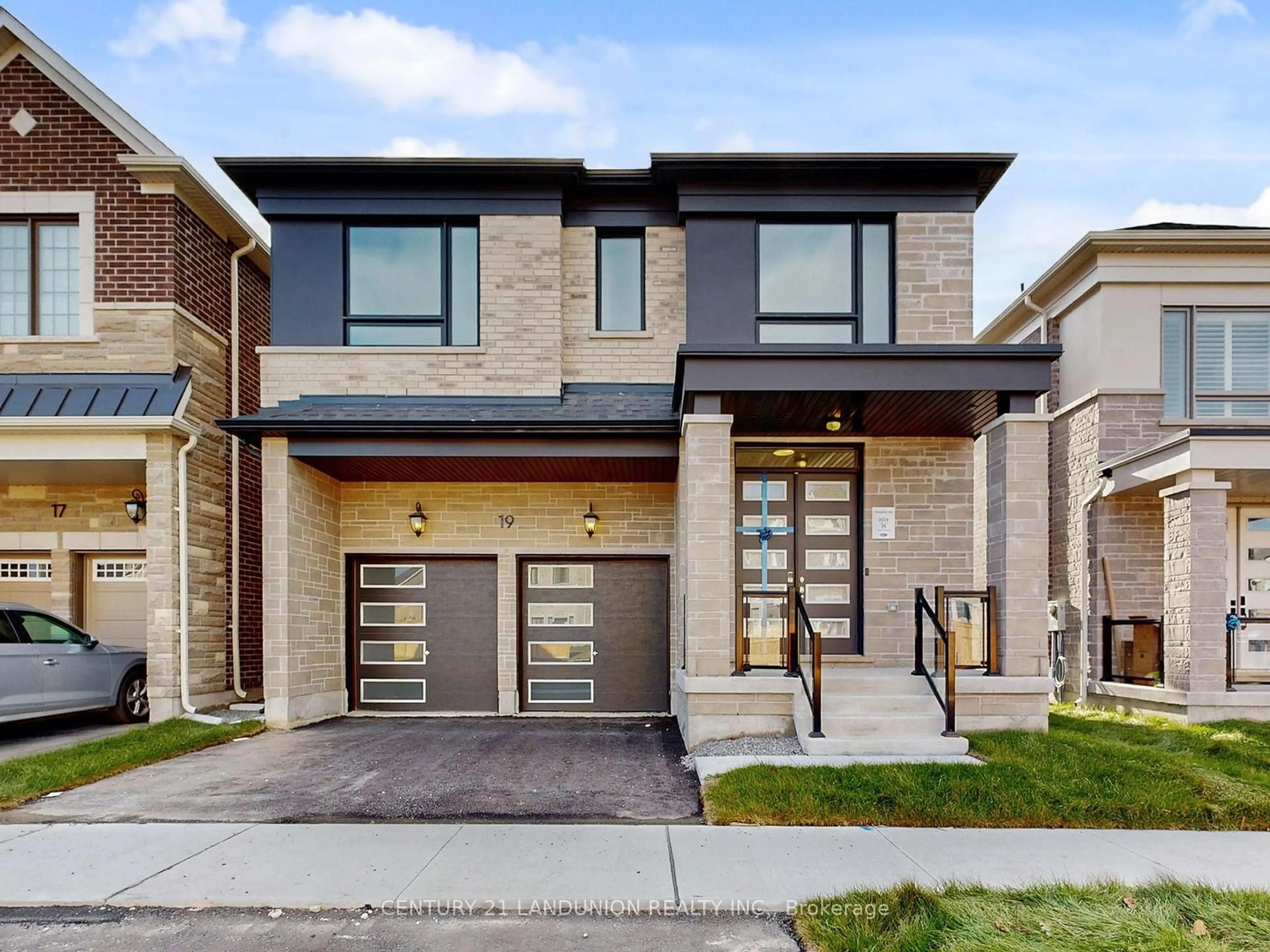 Home with brick exterior material, street for 19 Spring Oak Cres, Markham Ontario L6C 1L2