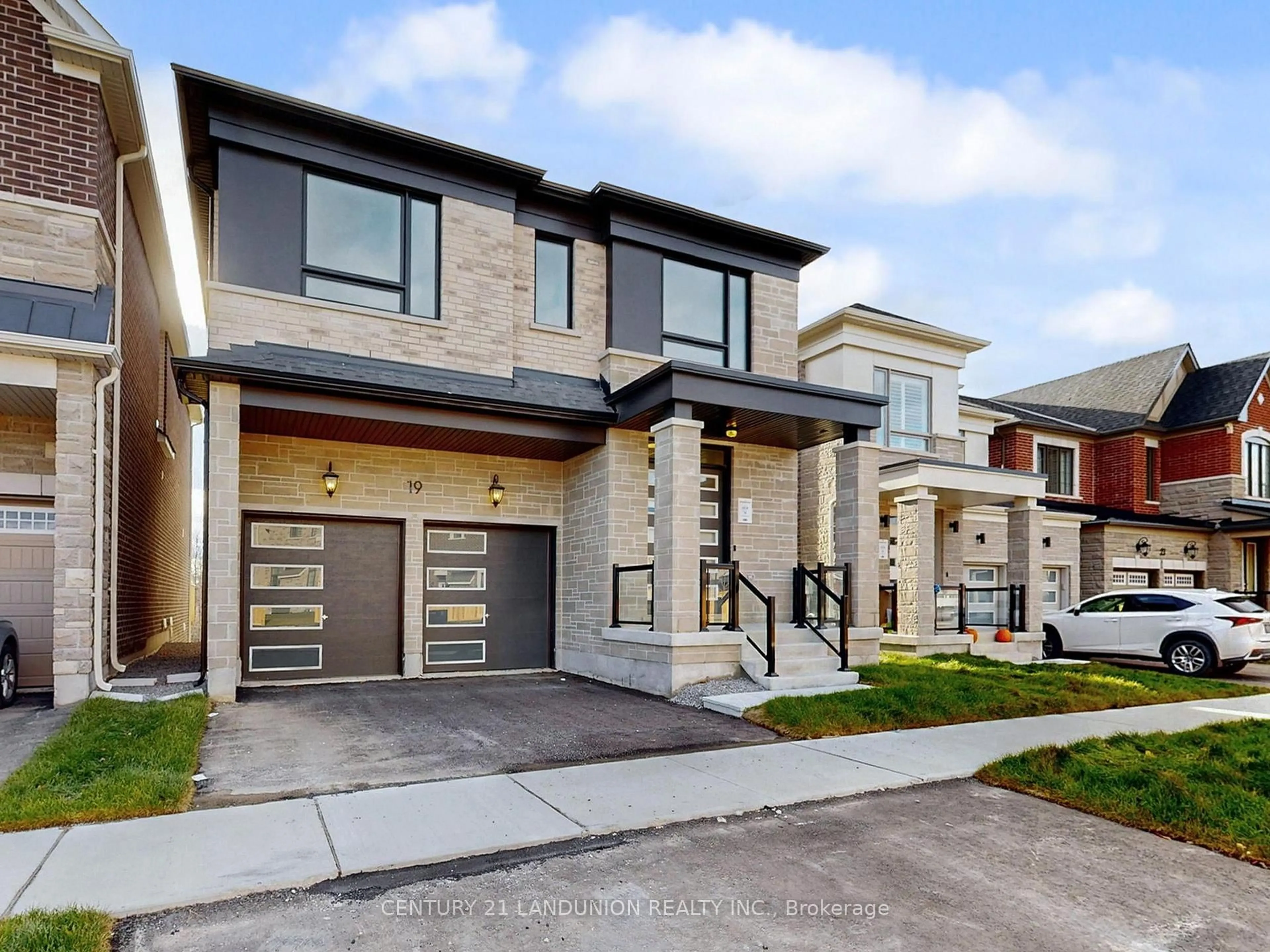 Home with brick exterior material, street for 19 Spring Oak Cres, Markham Ontario L6C 1L2