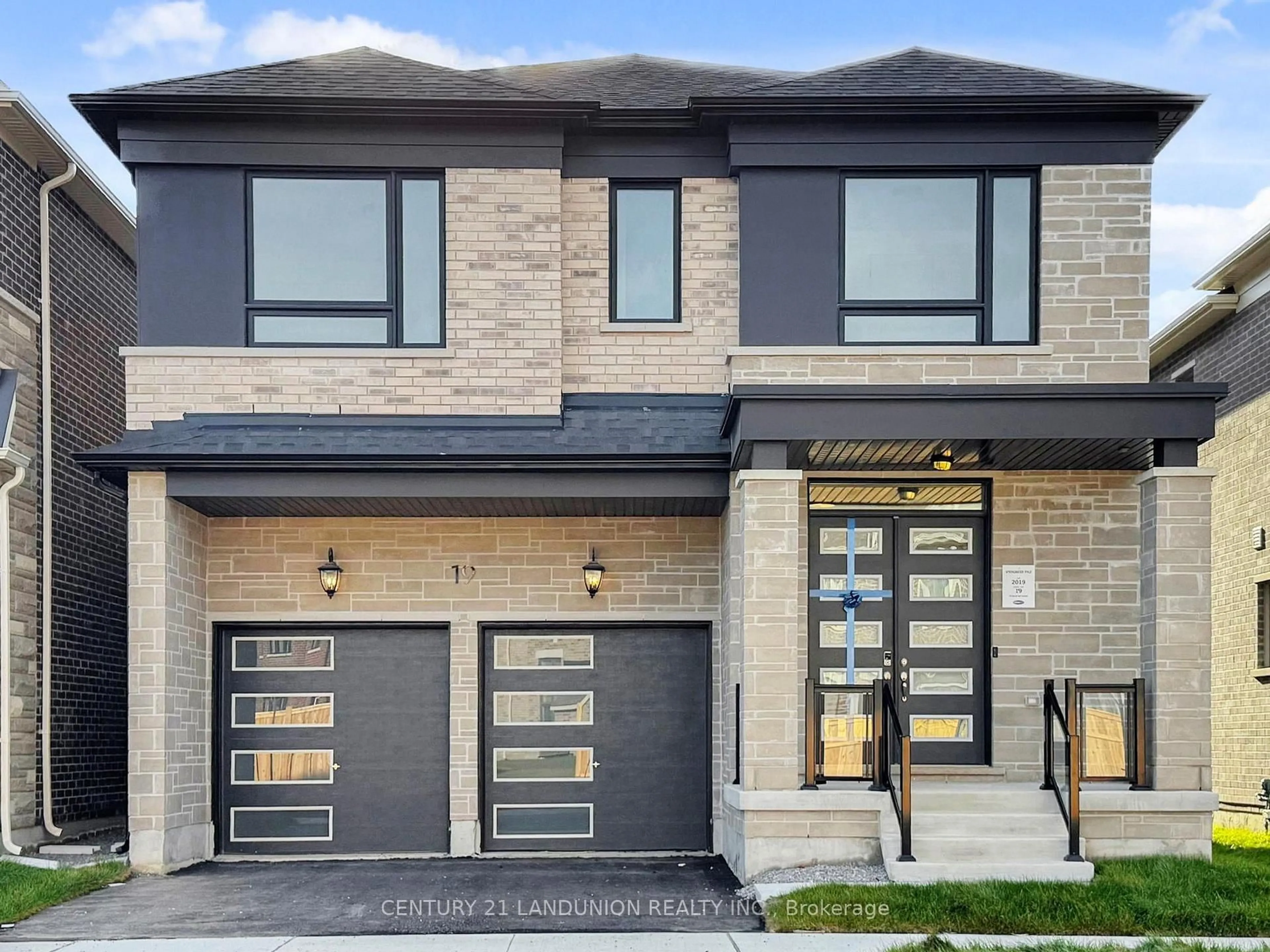 Home with brick exterior material, street for 19 Spring Oak Cres, Markham Ontario L6C 1L2